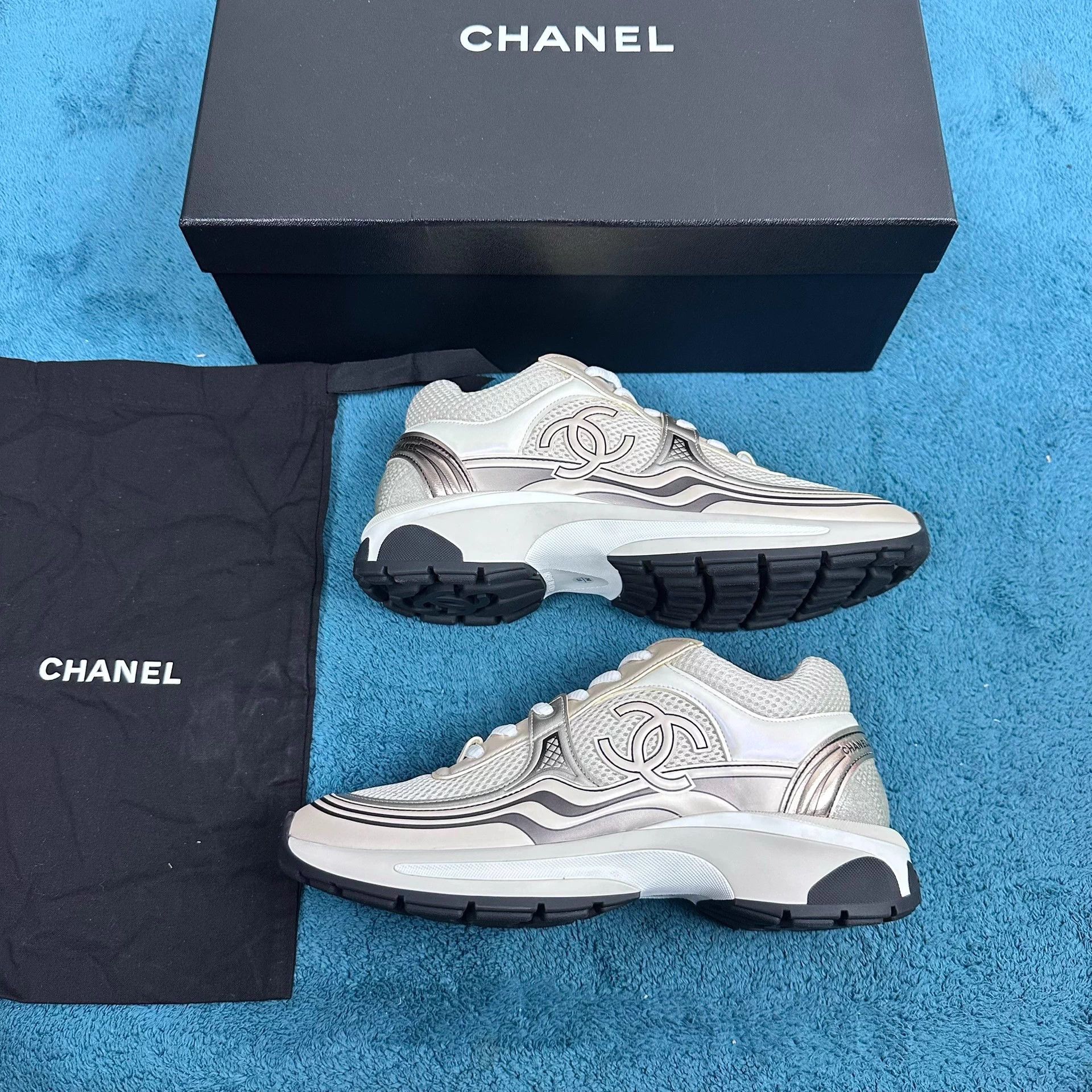 Chanel Chanel New Champagne Gold Sneakers 38 EU Size US 7 / IT 37 - 2 Thumbnail