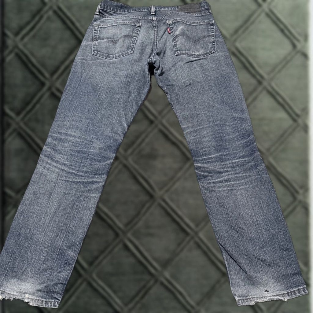 Levi's Levi's Jeans Men Blue Denim Distressed Low Rise Straight Zip Fly 32x28 Size US 32 / EU 48 - 1 Thumbnail