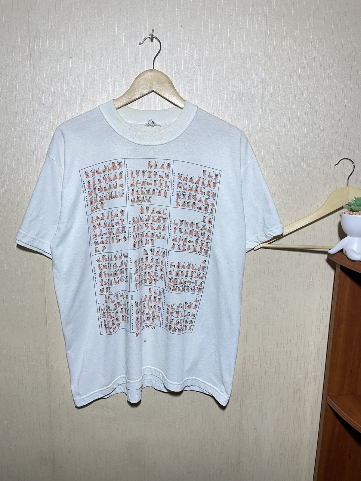 Vintage Kamasutra 365 days Humor crazy vintage T shirt 90s Size US XL / EU 56 / 4 - 1 Thumbnail