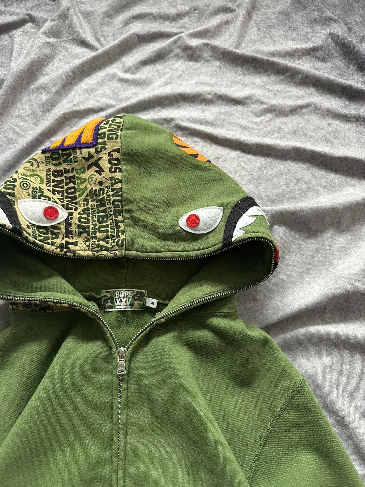 Bape Bape 25th Anniversary City Camo Green Full Zip Shark Hoodie Size US M / EU 48-50 / 2 - 5 Thumbnail