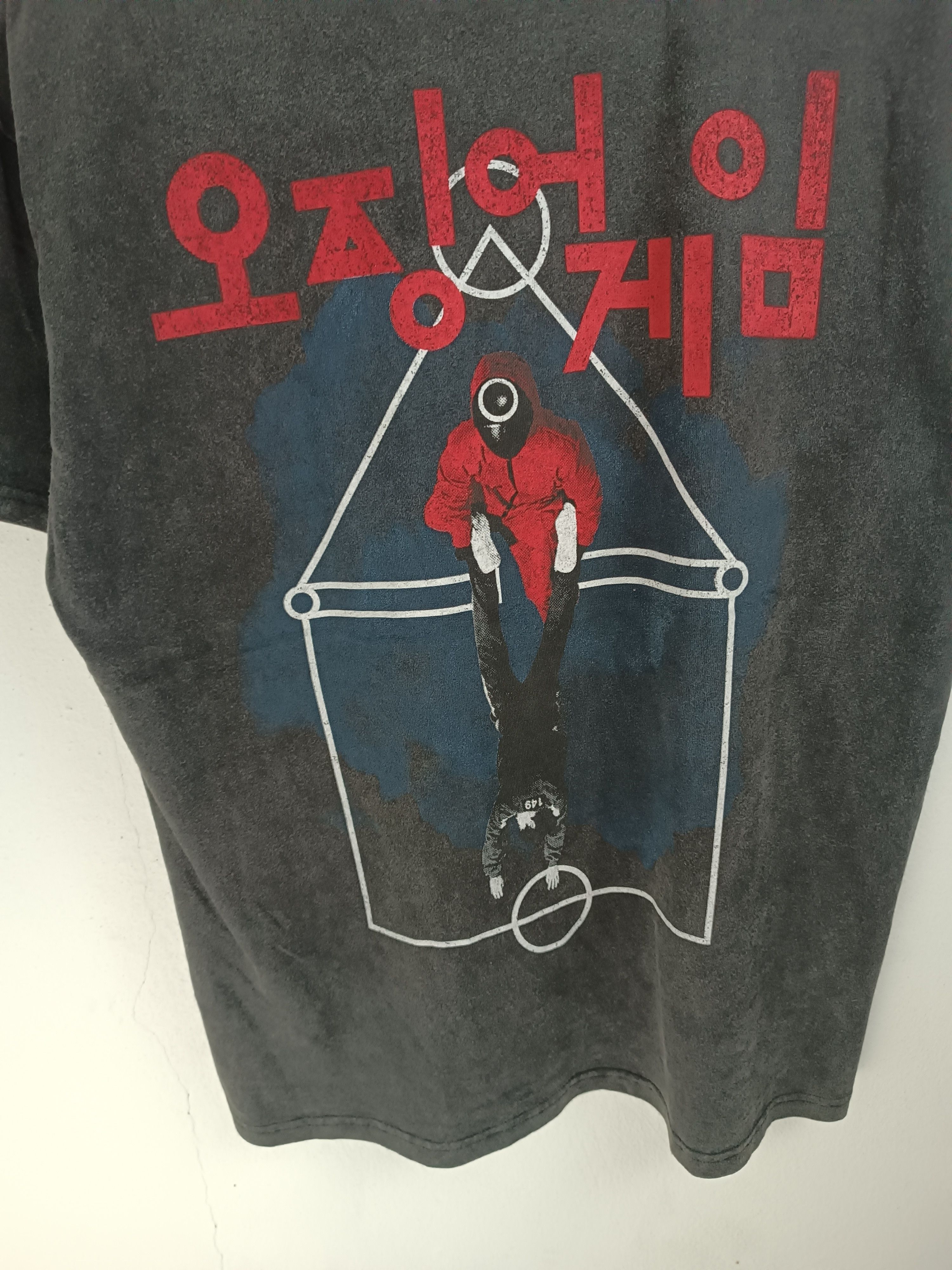Vintage VINTAGE SQUID GAME X GOAT CREW FADED STYLE TEE HORROR CRIME Size US L / EU 52-54 / 3 - 13 Thumbnail