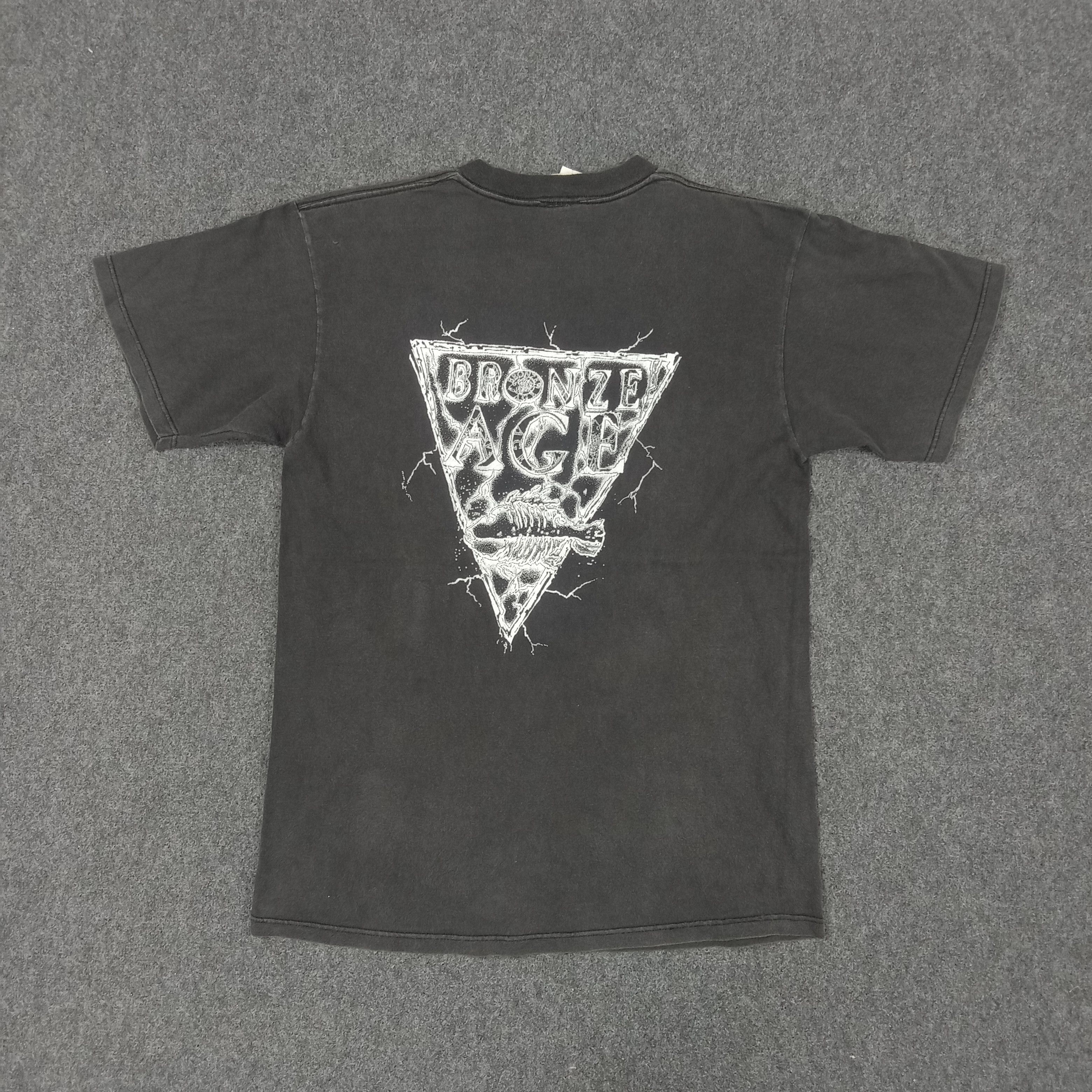 Vintage Bronze Age American Surfing Style Tshirt Size US L / EU 52-54 / 3 - 1 Thumbnail