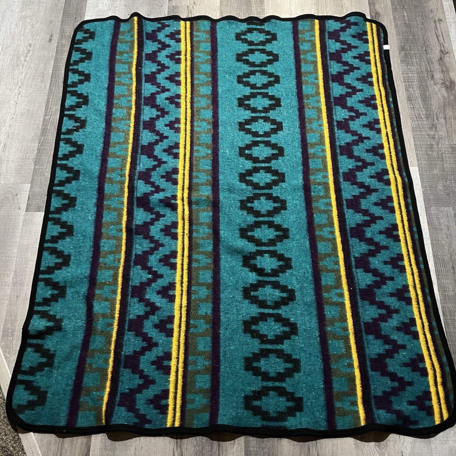 Vintage VTG 80s Handwoven Southwestern Aztec Indian Blanket 72x58 Size ONE SIZE - 2 Thumbnail