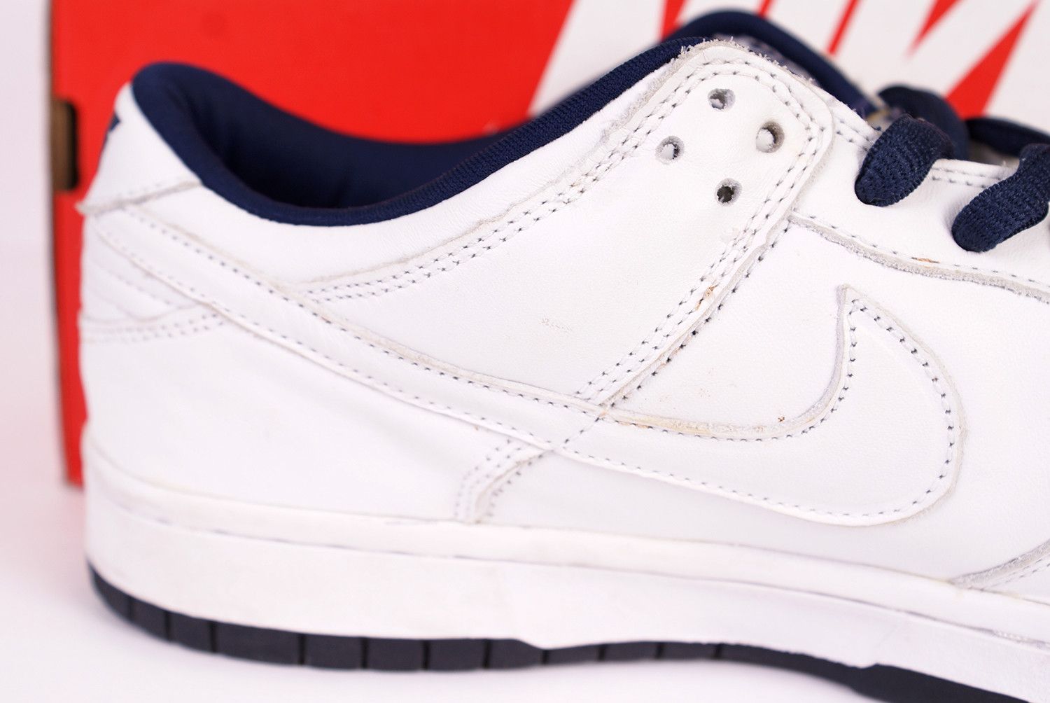 Nike 2001 Nike Dunk Low Pro B WHITE MIDNIGHT NAVY Blue 624044 111 Size US 9.5 / EU 42-43 - 10 Thumbnail