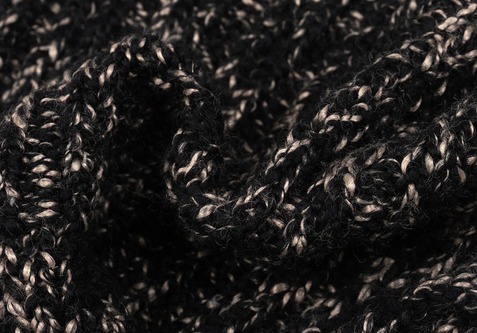 Yohji Yamamoto Yohji Yamamoto Wool Neck Warmer Black Beige Size ONE SIZE - 5 Thumbnail