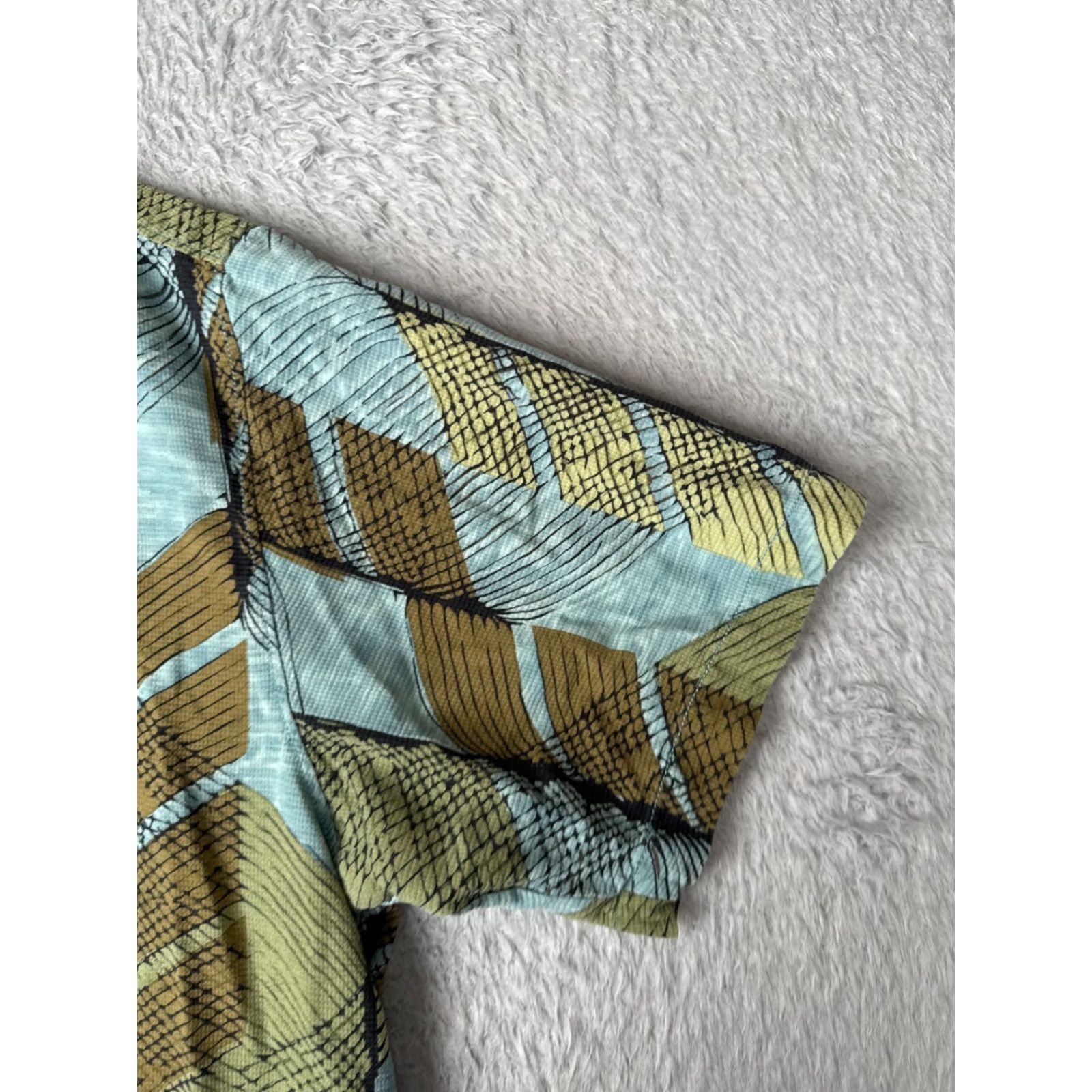 Tommy Bahama Tommy Bahama Shirt Men Large Blue Green Geometric 100% Silk Button Up Hawaiian Size US L / EU 52-54 / 3 - 2 Thumbnail