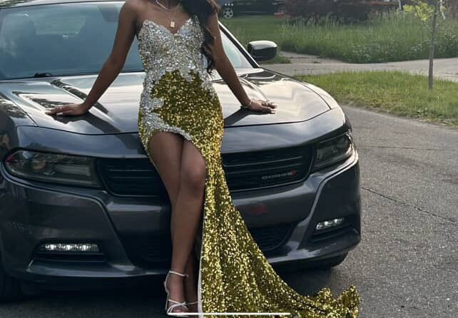 Other Gold and white sequin prom dress #promdress only worn once ! Size XS / US 0-2 / IT 36-38 - 2 Thumbnail