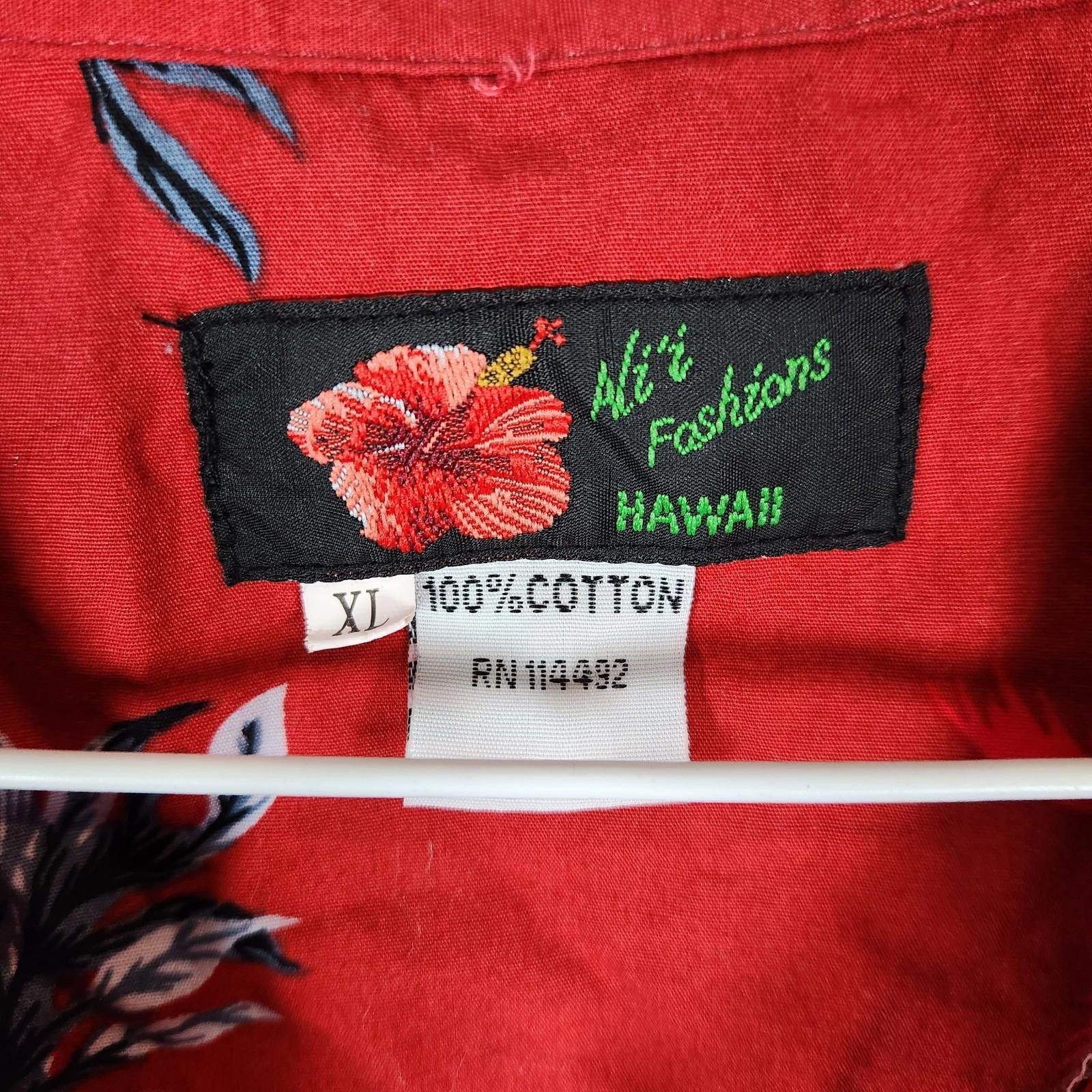 Designer Ali'i Fashions Hawaiian Shirt Red Floral Mens Size XL Size US XL / EU 56 / 4 - 5 Thumbnail