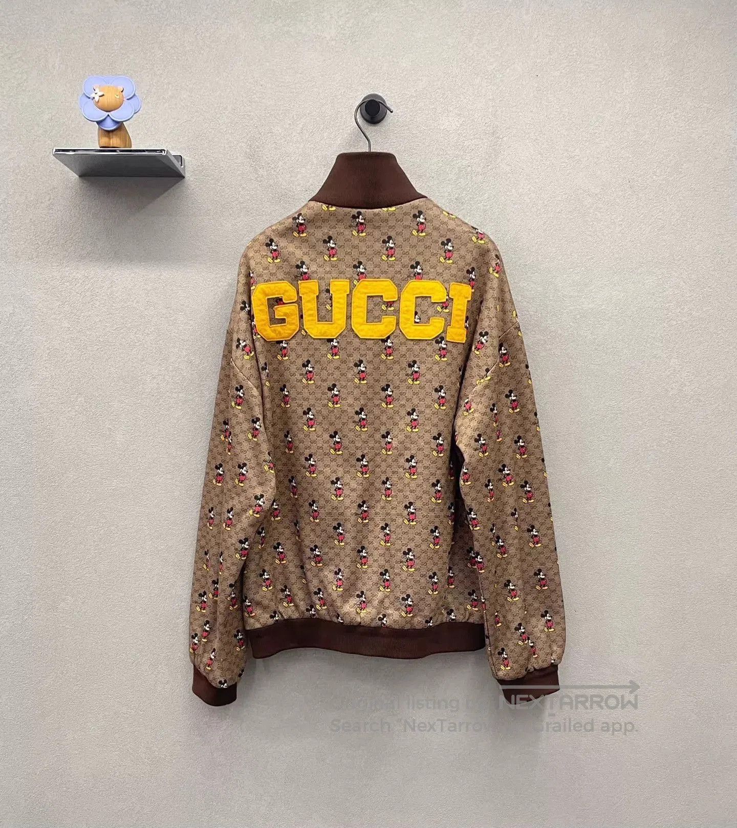 Gucci Beige Mickey Mouse Print Zip. Size US XS / EU 42 / 0 - 2 Thumbnail