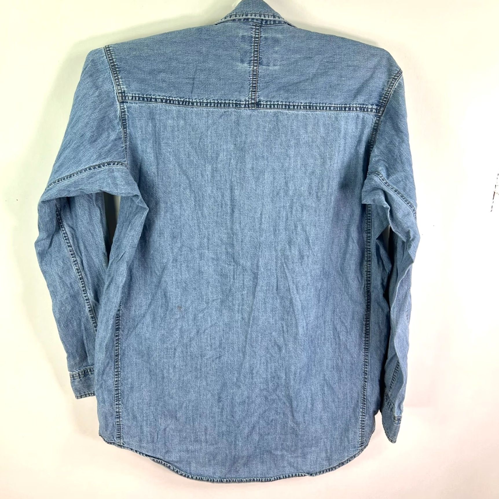 Wrangler VINTAGE Wrangler Riggs Denim Button-Down Shirt Mens XL Blue Long Sleeve Regular Fit 34in Size US XL / EU 56 / 4 - 7 Thumbnail