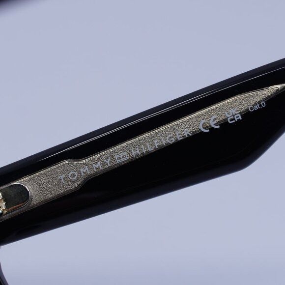 Tommy Hilfiger Tommy Hilfiger TH 2118/S 0807 K1 Sunglasses Black Square Size ONE SIZE - 7 Thumbnail