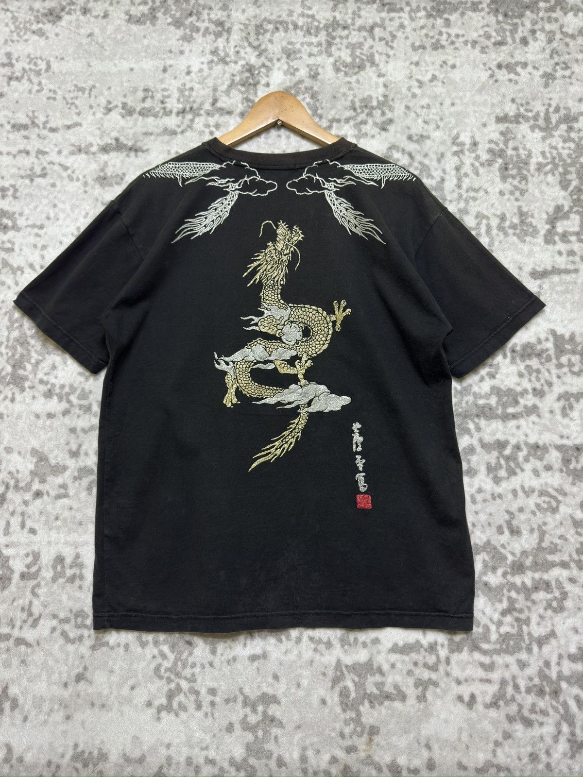 Japanese Brand Vintage Faded Wajinden Gold and Silver Dragon Tee Size US M / EU 48-50 / 2 - 1 Thumbnail