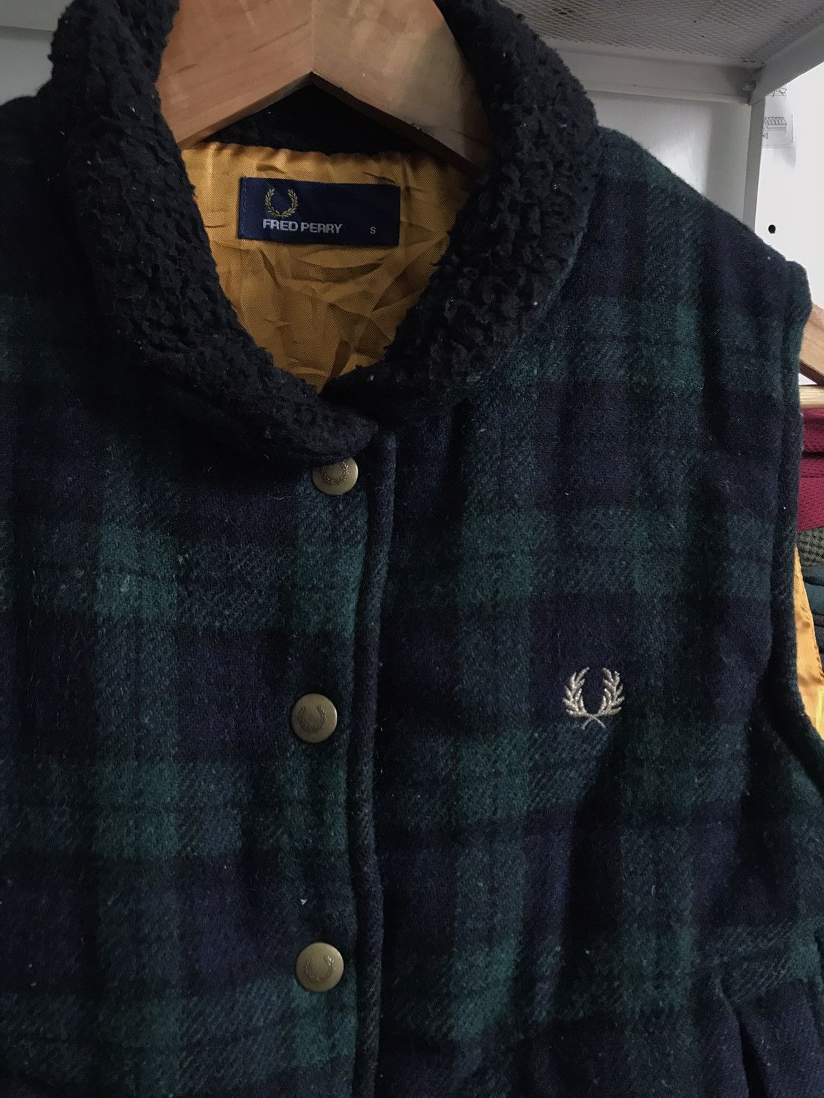 Fred Perry × Vintage VTG FRED PERRY Faux Fur Vest for Men Size US S / EU 44-46 / 1 - 5 Thumbnail