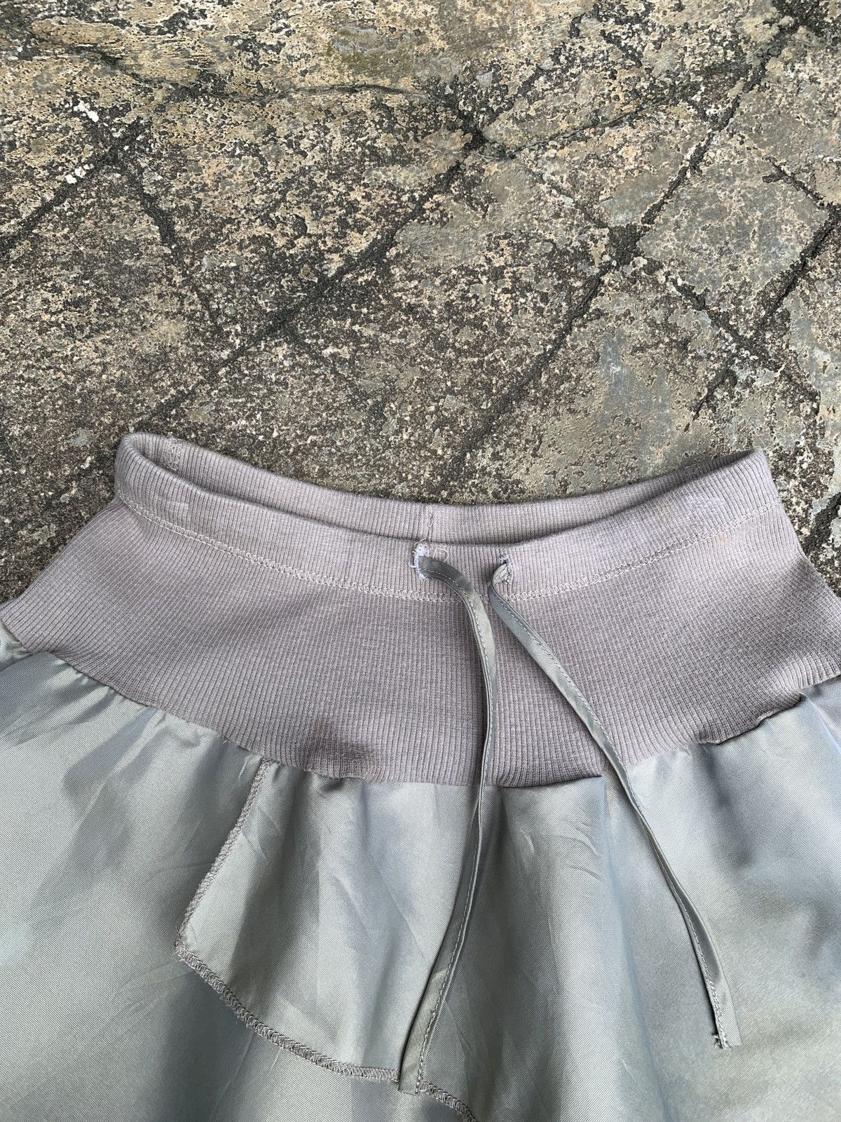 Japanese Brand y2k Elaine et Lena Ruffle Mini Skirt Size 27" / US 4 / IT 40 - 6 Thumbnail