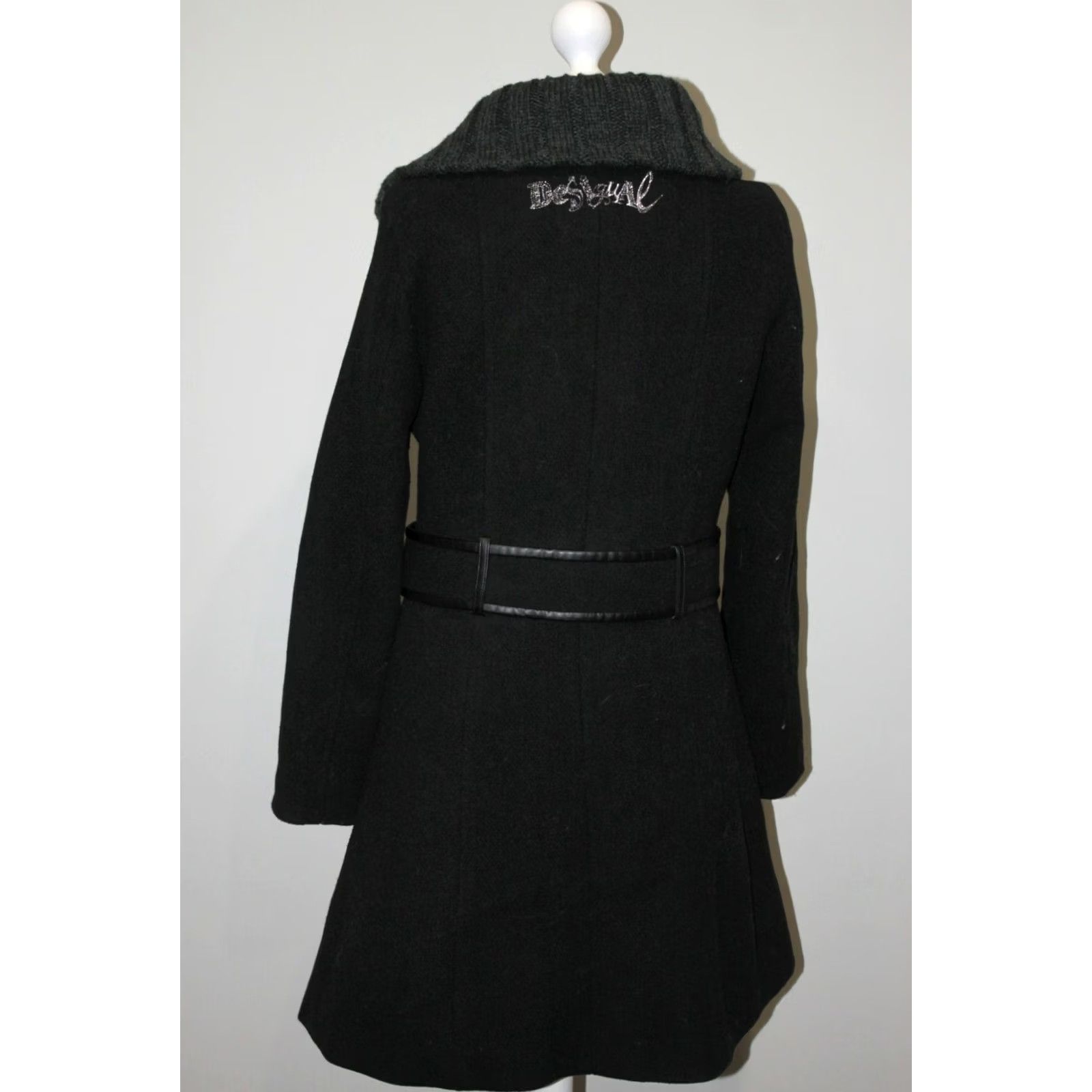Desigual Desigual Coat Jacket Womens Size 40 Black Wool Blend Button Casual 40 Desigual Coat Womens Size 40 Black Wool Blend Button Casual 40 Size S / US 4 / IT 40 - 4 Thumbnail