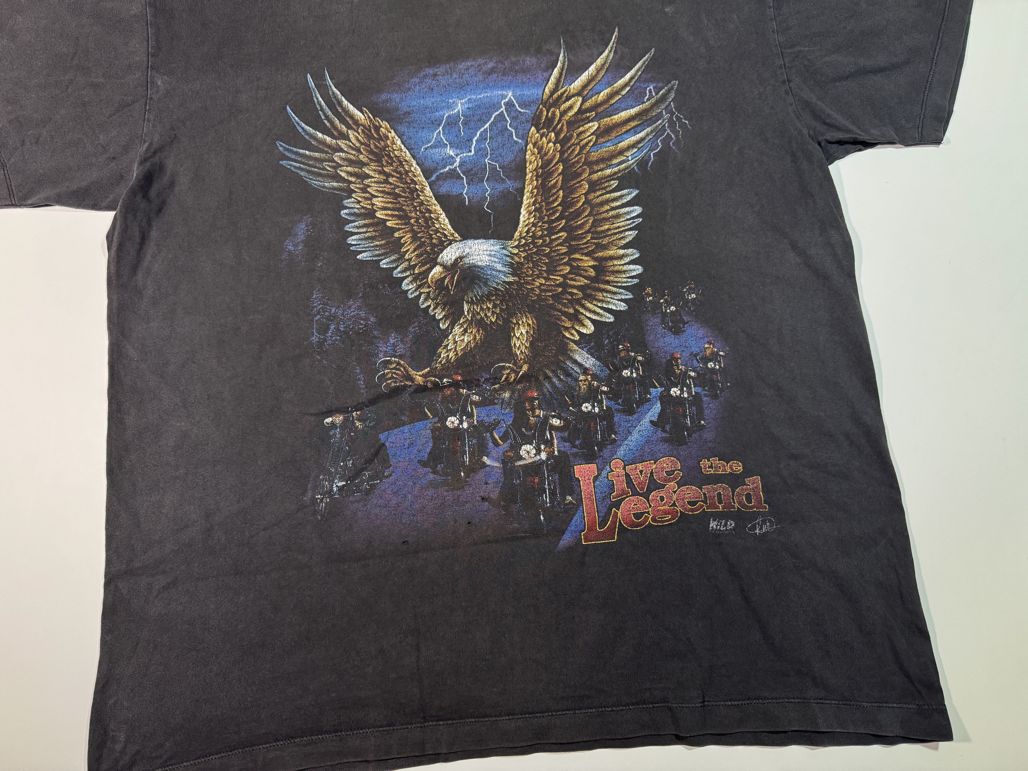 Vintage Vintage Live the Legend Distressed T-shirt Size US XL / EU 56 / 4 - 3 Thumbnail