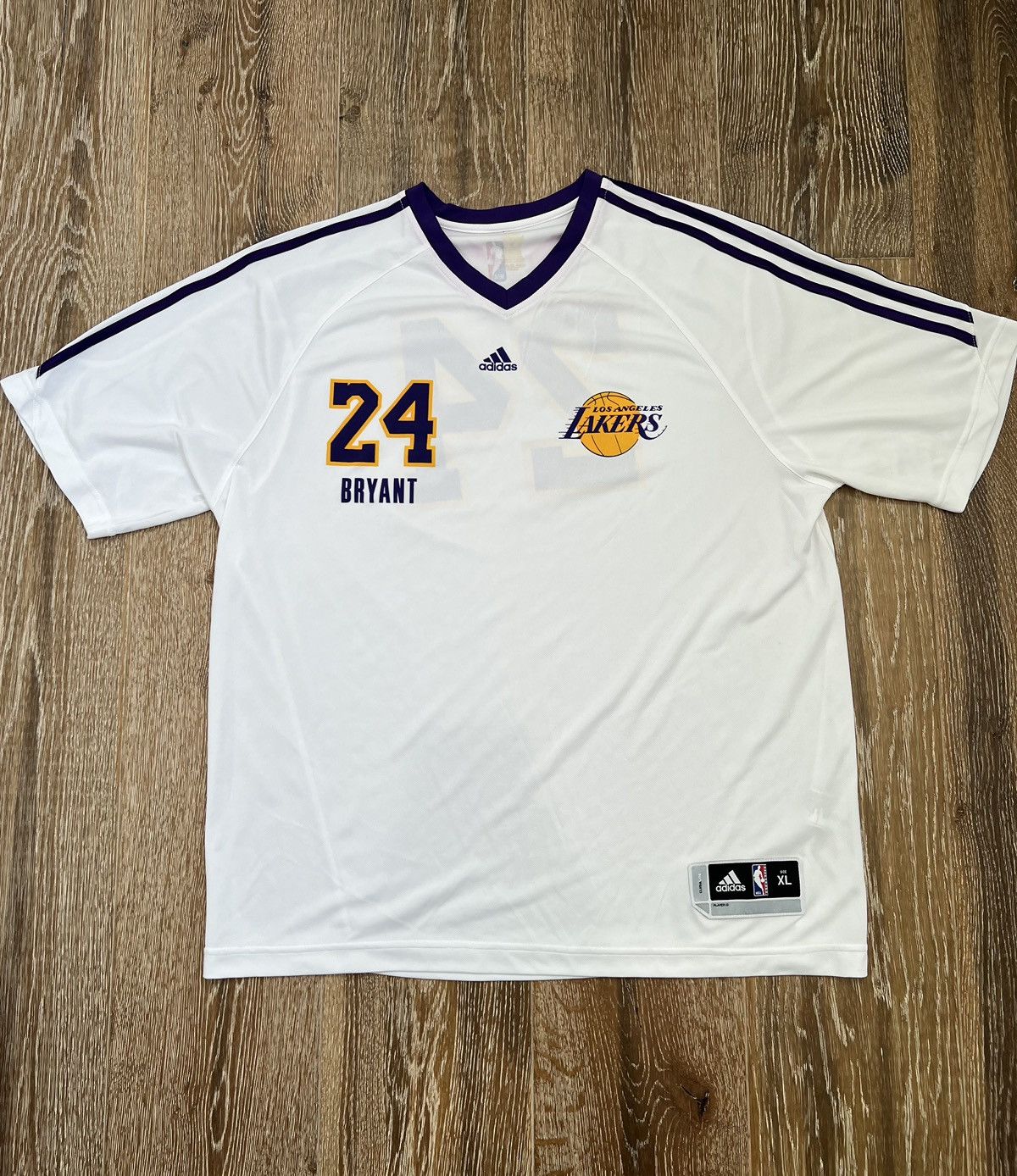 image of Adidas Los Angeles Lakers Kobe Bryant 24 Warmup Jersey in White, Men's (Size XL)