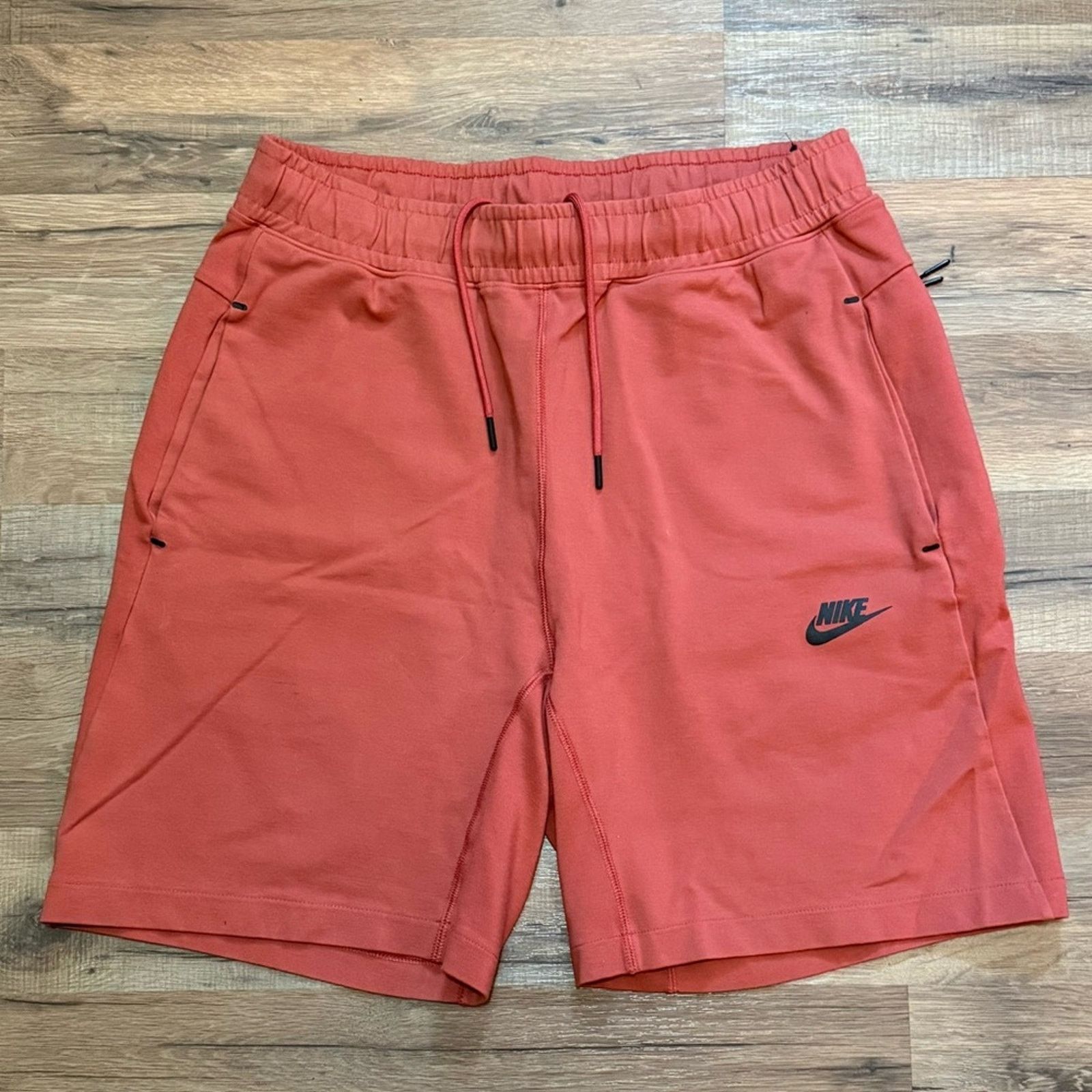 Nike Nike Tech Fleece Shorts Size US 30 / EU 46 - 1 Thumbnail