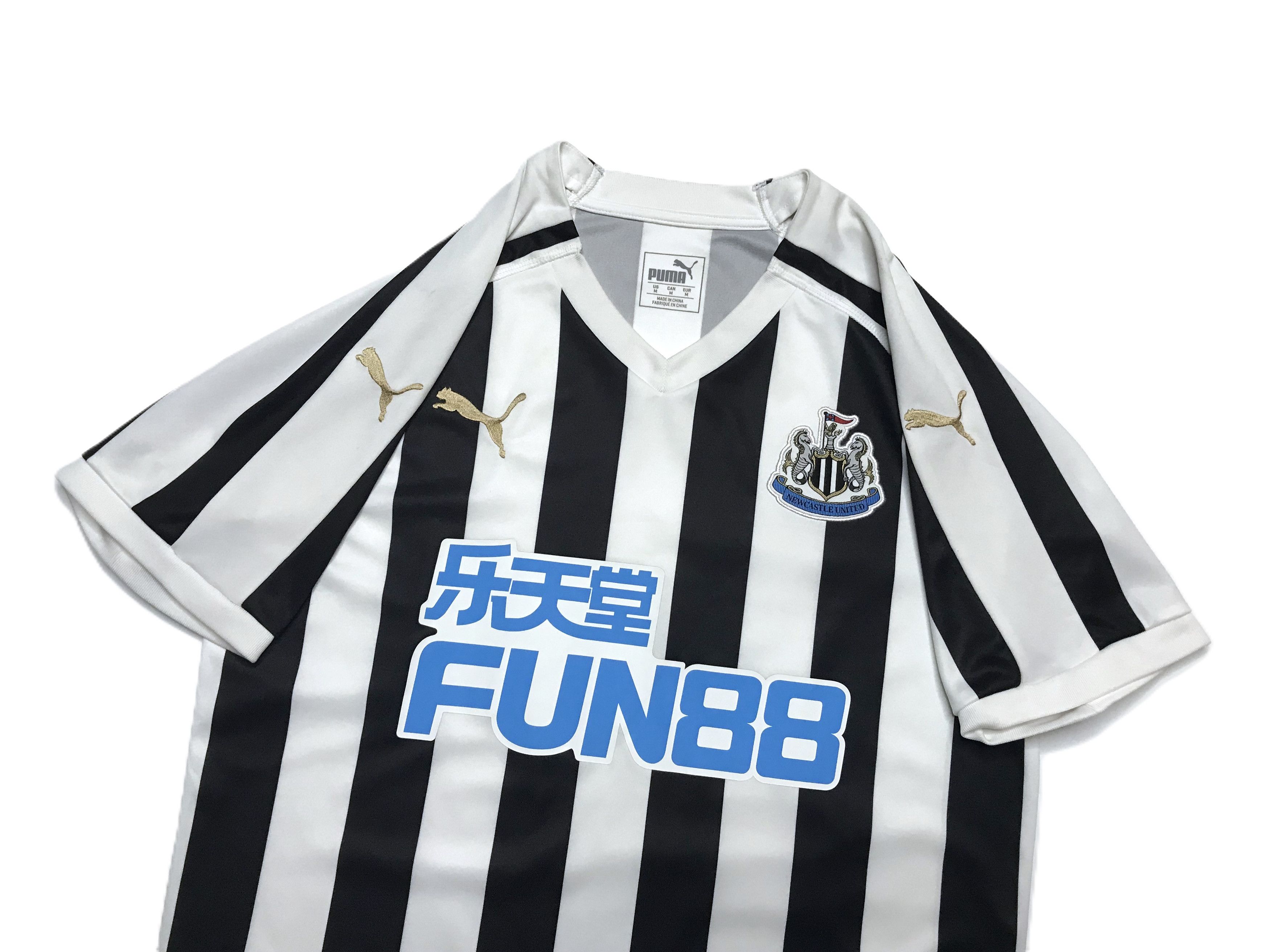 Puma Newcastle United Home 2018-19 Football Shirt Soccer Sz M Size US M / EU 48-50 / 2 - 5 Thumbnail