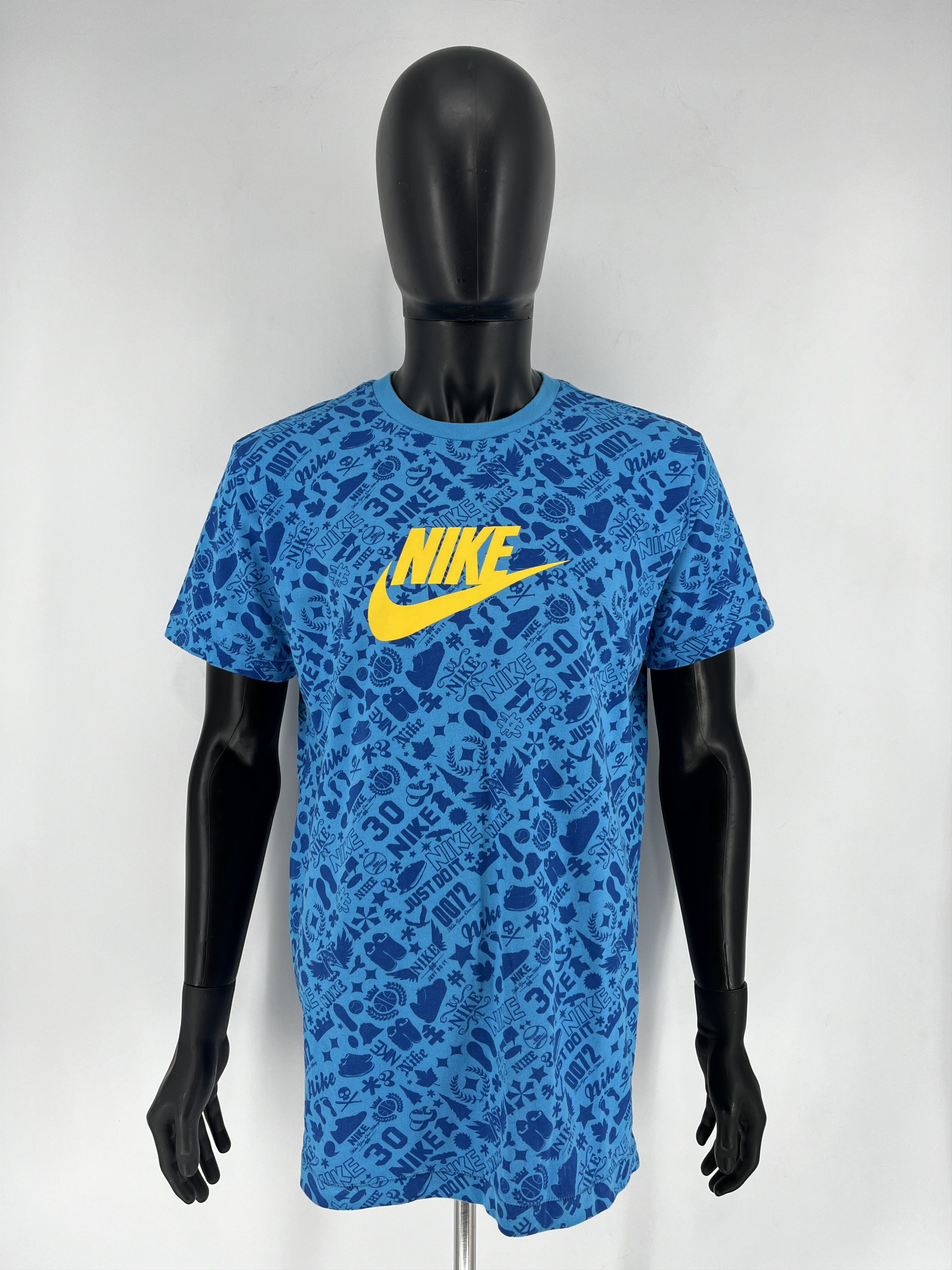 Nike Vintage y2K Nike Swoosh Logo Tee Travis Scott Style Grailed Size US XL / EU 56 / 4 - 2 Thumbnail