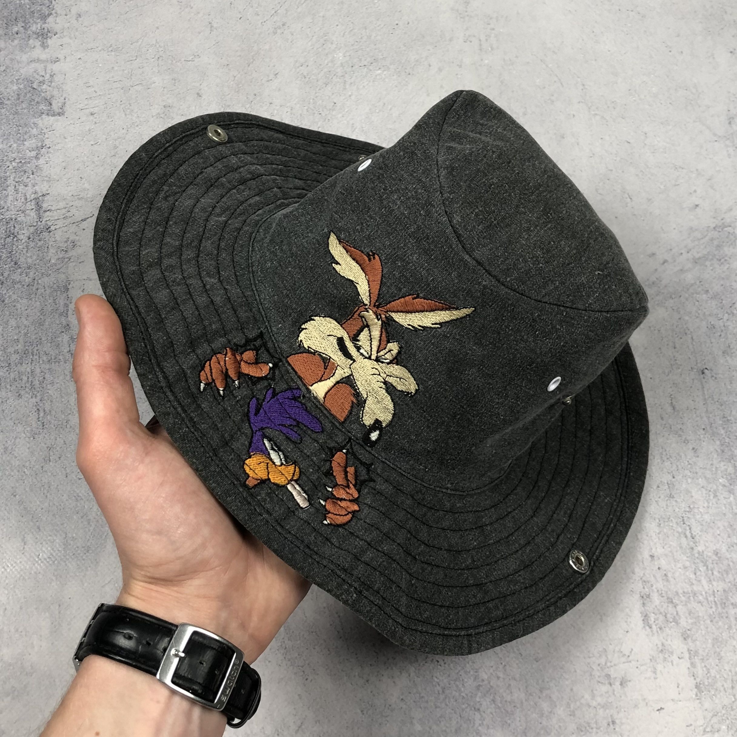 Vintage Vintage 1997 Wile E. Coyote Bucket Cowboy Hat Size ONE SIZE - 3 Thumbnail
