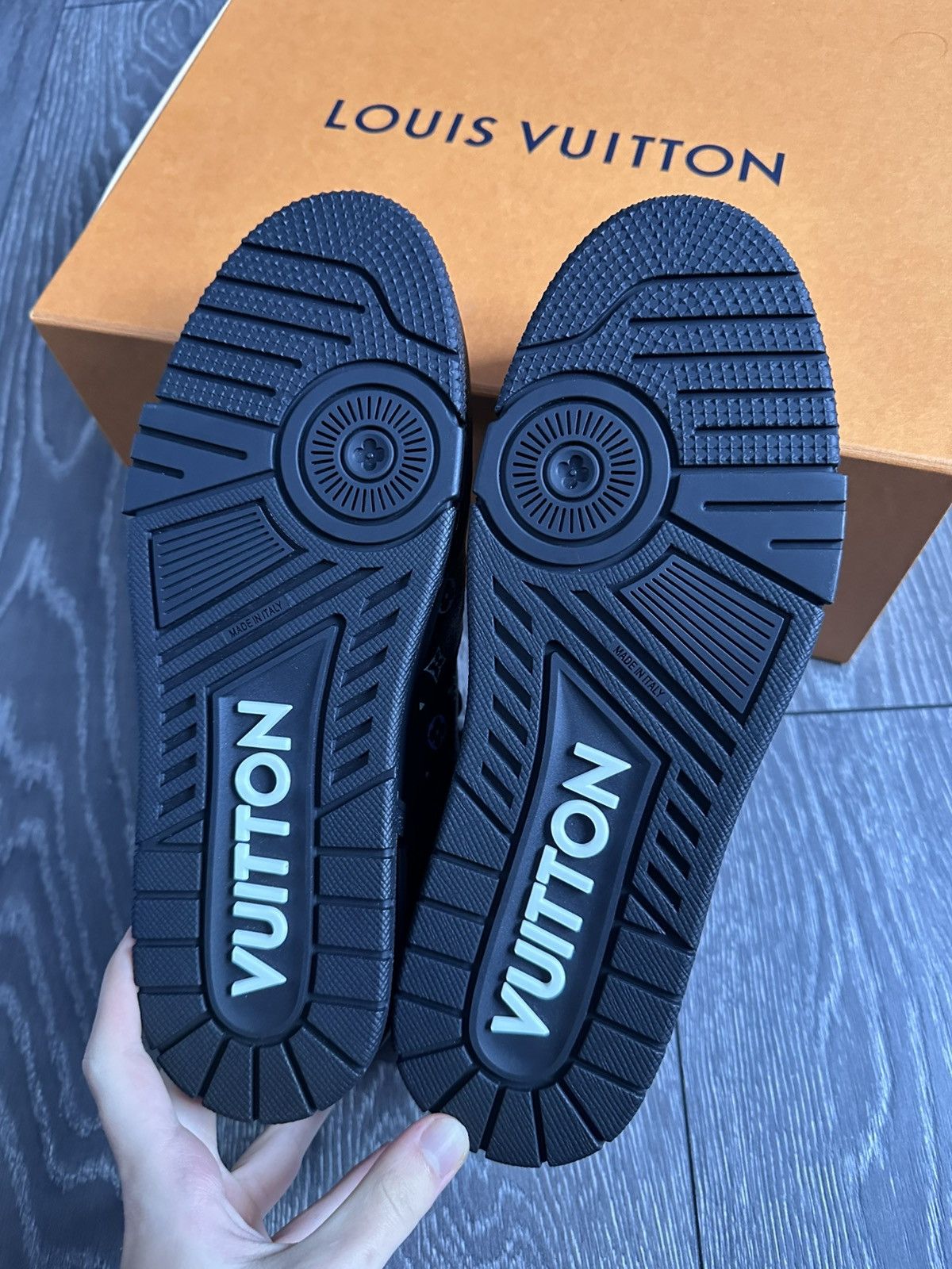 Louis Vuitton louis vuitton x takashi murakami black monogram trainers Size US 8 / EU 41 - 4 Thumbnail