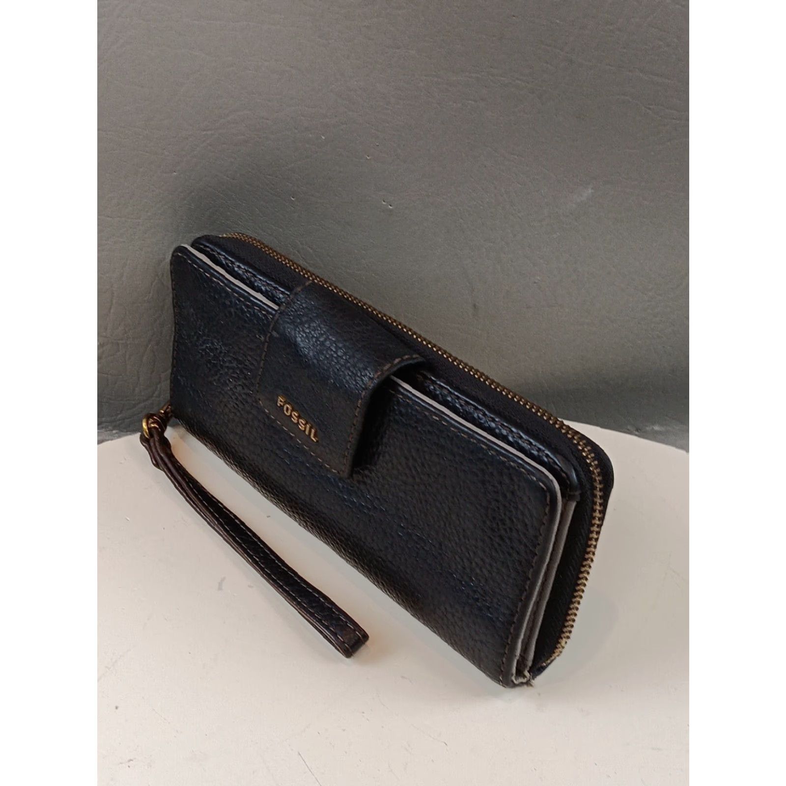 Fossil FOSSIL Wallet Zip-Around Black Pebble Leather L Wallet Wristlet Clutch ID Window Card Slots Retractable Strap Gold-Tone Hardware Women Size ONE SIZE - 3 Thumbnail