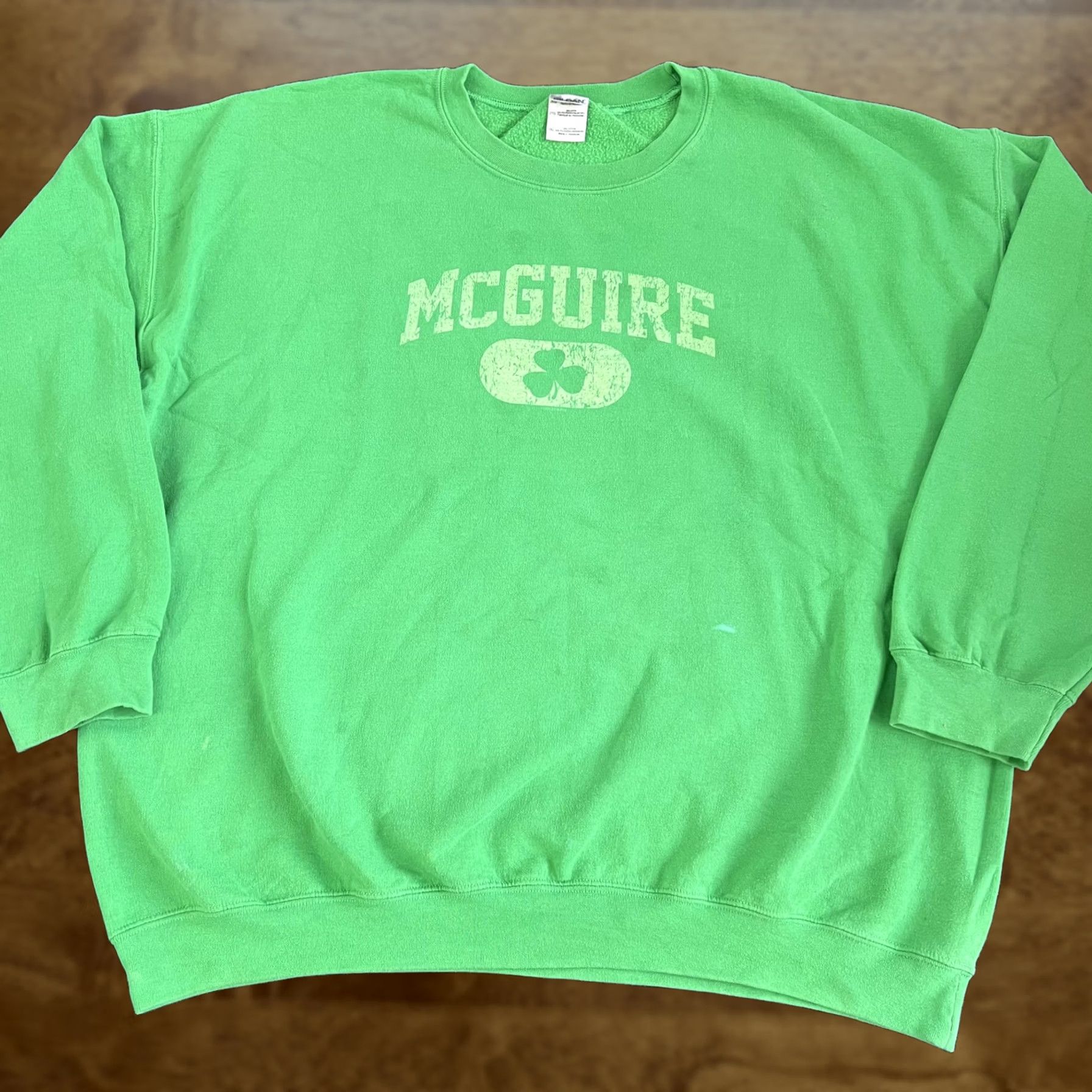Gildan Gildan Sweatshirt Mens 2XL Green McGuire Irish Shamrock Graphic Fleece Pullover Size US XXL / EU 58 / 5 - 1 Thumbnail