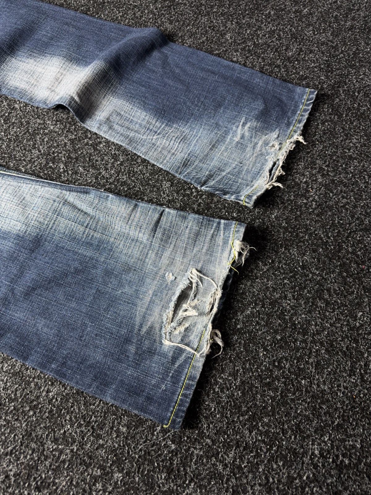Japanese Brand Vintage Retro Y2K Sk8 Flared Distressed Denim pants Size US 33 - 11 Thumbnail