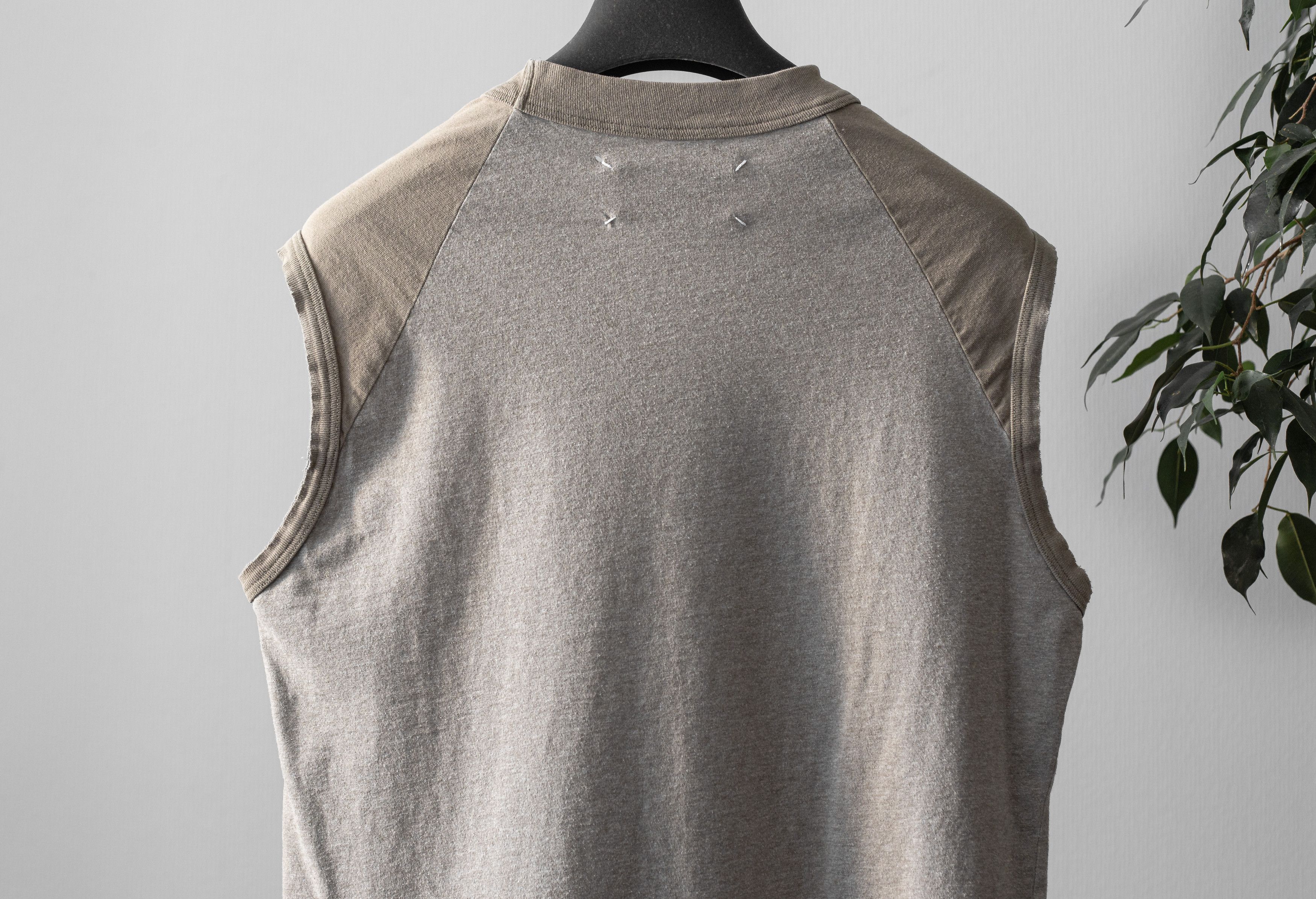 Maison Margiela 2005SS sleeveles top Size US S / EU 44-46 / 1 - 3 Thumbnail