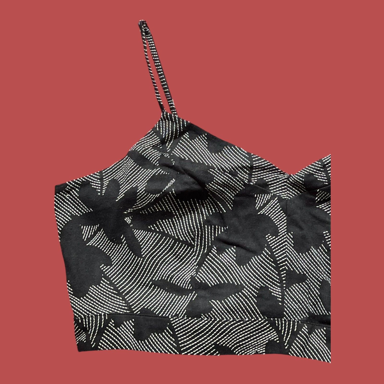 Other Universal Thread - Women's Strappy Crop Top - Black - Extra Size XL / US 12-14 / IT 48-50 - 13 Thumbnail