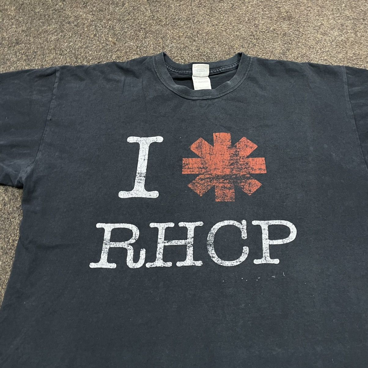 Vintage Vintage 90s Red Hot Chili Peppers Faded Graphic Tee Boxy XL Size US XL / EU 56 / 4 - 3 Thumbnail