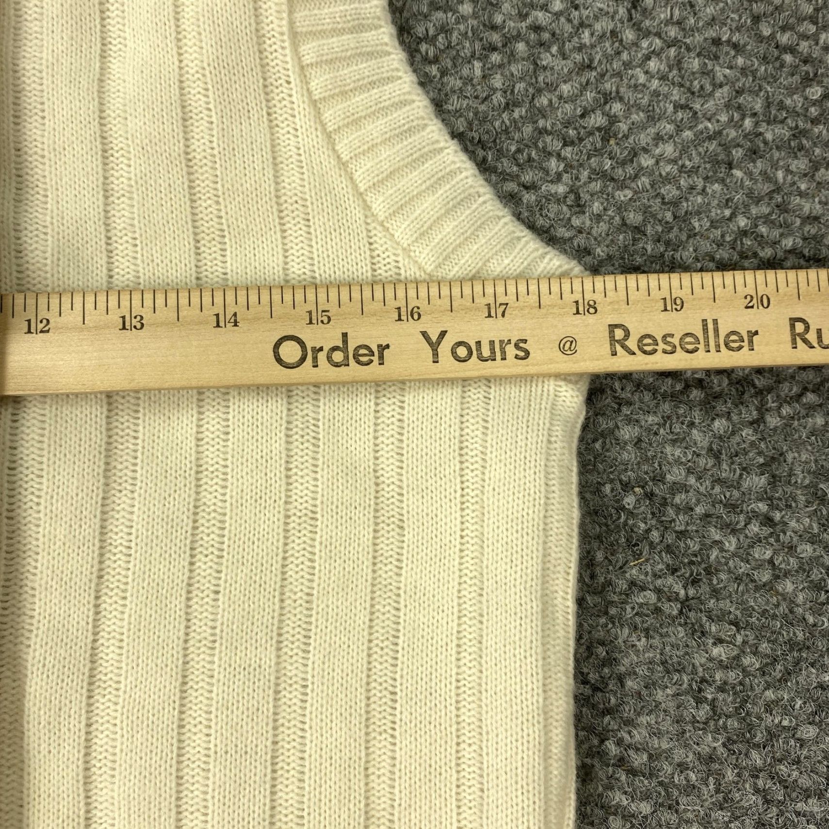 Vintage VINTAGE Kate Collins Sweater Vest Men Medium Ivory Knit Acrylic V-Neck Button USA Size US M / EU 48-50 / 2 - 8 Thumbnail