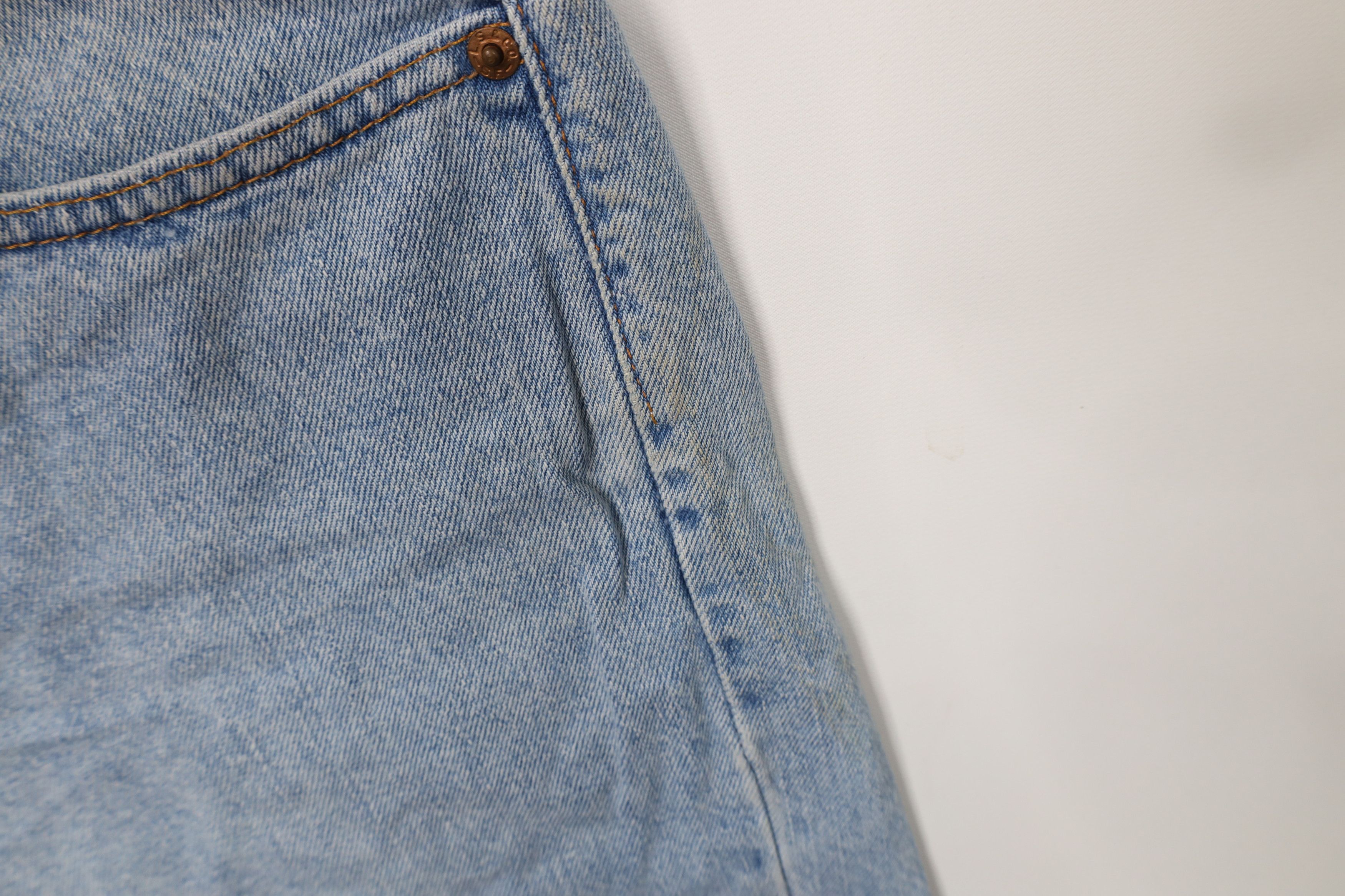 Levi's Vintage Y2K 2000 Levis 550 Relaxed Fit Denim Jean Shorts USA Size US 36 / EU 52 - 8 Thumbnail