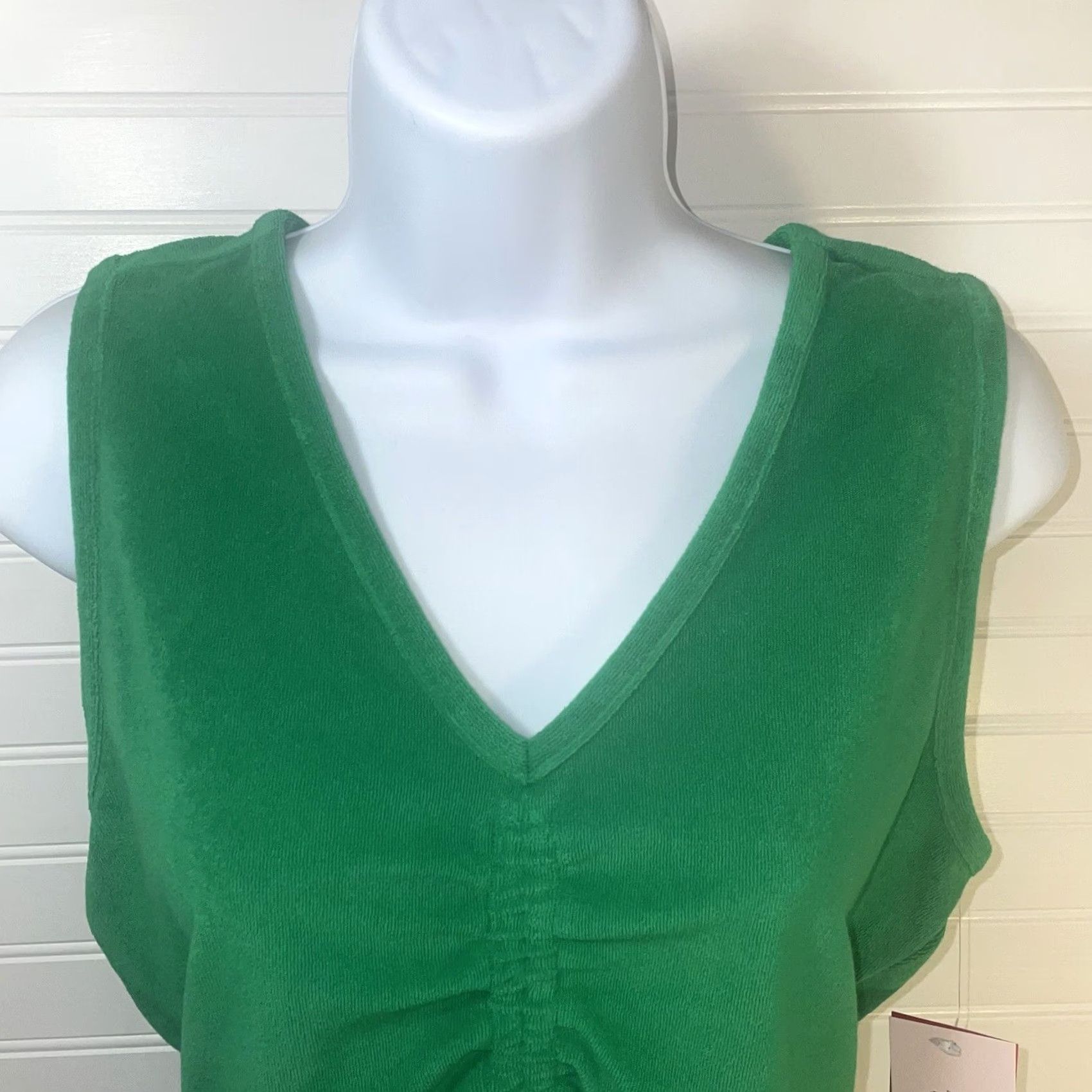 Juicy Couture Juicy Couture Palm Tree Sleeveless Top Women Medium Green V Neck NWT Crop Tank Regular Size S Sleeveless Cotton Polyester Tie Bottom Size S / US 4 / IT 40 - 6 Thumbnail