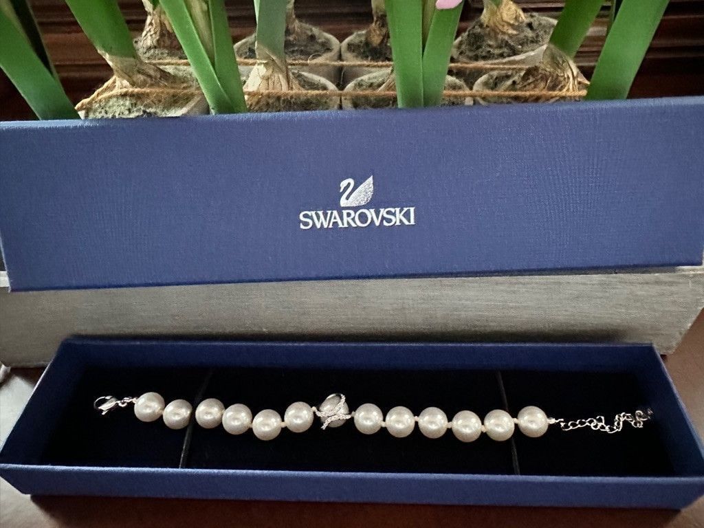 Swarovski Swarovski Nude rhodium plated w pearls bracelet Size ONE SIZE - 1 Thumbnail