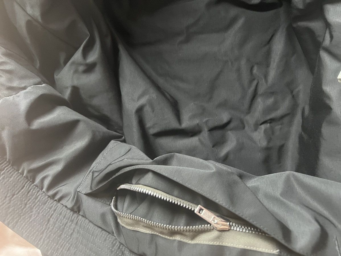 Rick Owens 🔥 Rick Owens FW22 Strobe Gauntlet bomber jacket Size US M / EU 48-50 / 2 - 12 Thumbnail