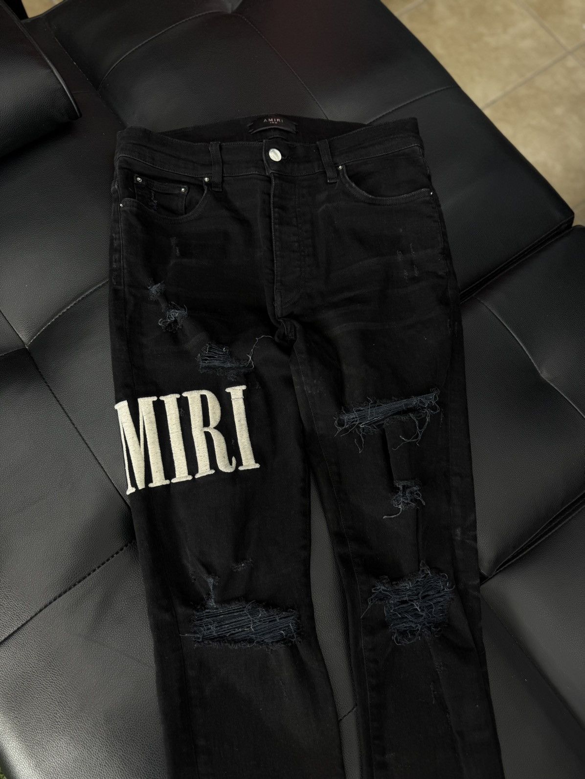 Amiri Amiri Logo Black White Patch Jeans Size 32 Pre Owned 🧼 Size US 32 / EU 48 - 5 Thumbnail