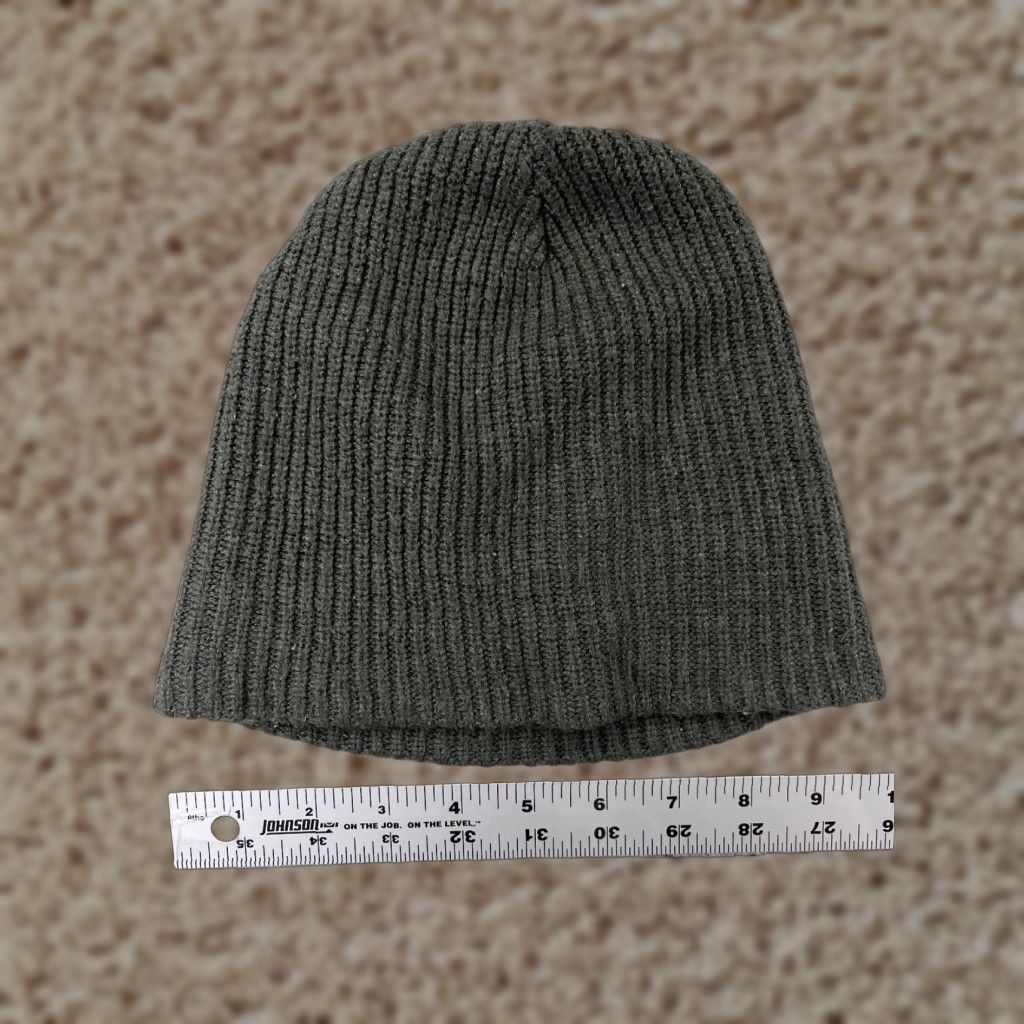 Vintage Gray Knit Beanie Hat Adult One Size Acrylic Ski Activewear Unisex Size ONE SIZE - 1 Thumbnail