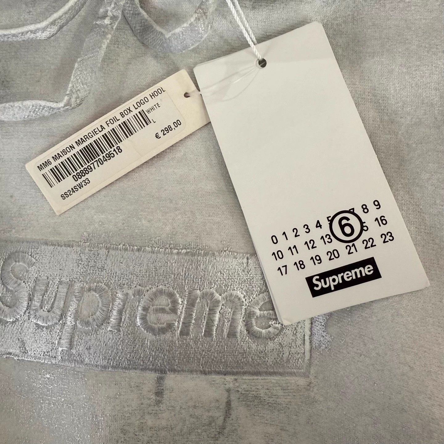 Supreme Supreme x MM6 Painted Box Logo L Sweatshirt Size US L / EU 52-54 / 3 - 5 Thumbnail