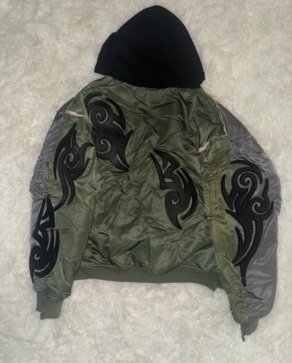 Alpha Industries × Vetements Vetements x Alpha Industries AW19 Tribal Bomber Size US XS / EU 42 / 0 - 4 Thumbnail