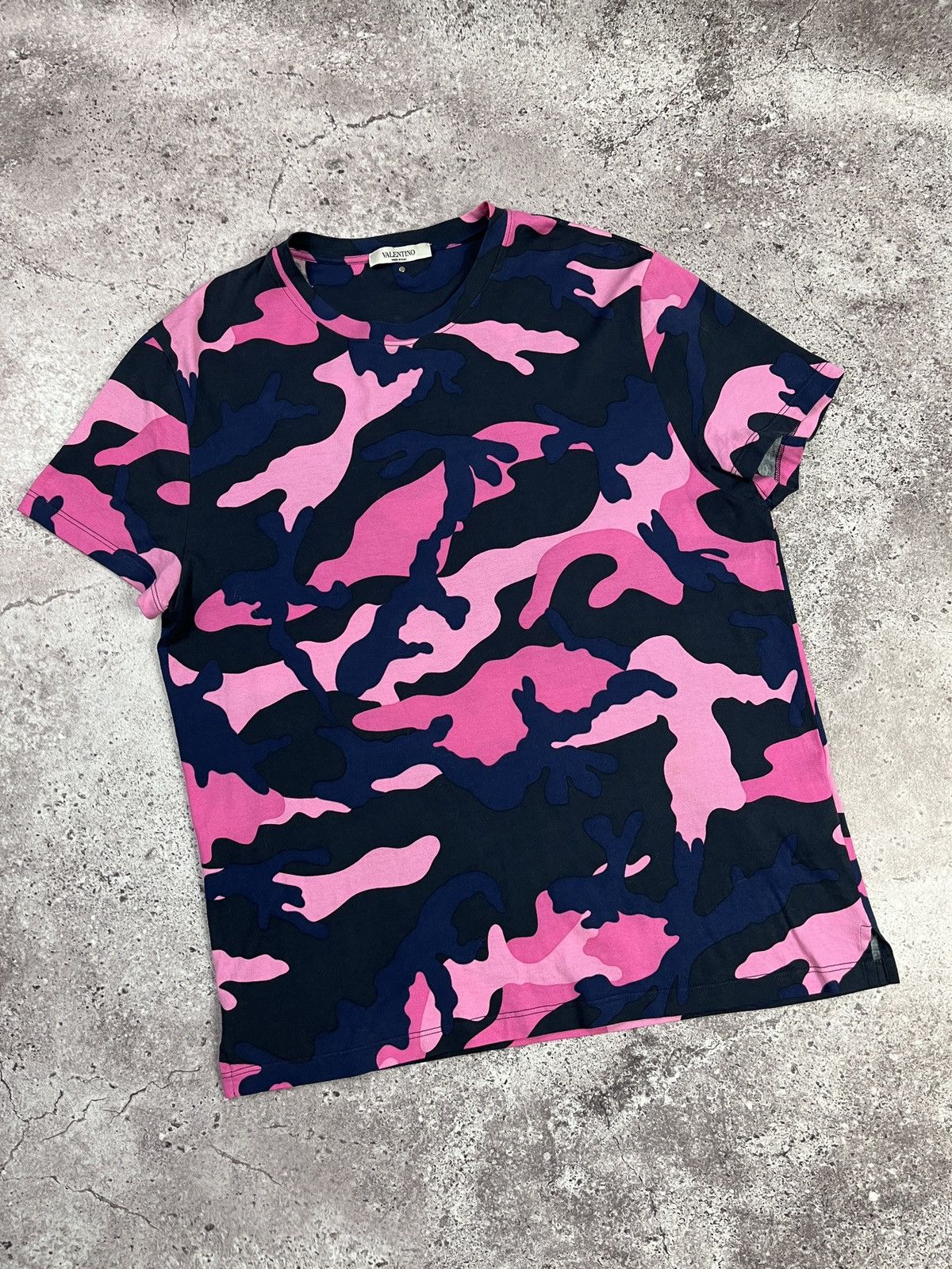 Valentino Valentino Pink Camouflage T-Shirt 🇮🇹 Rockstud Camo Tee Luxury Size US S / EU 44-46 / 1 - 5 Thumbnail