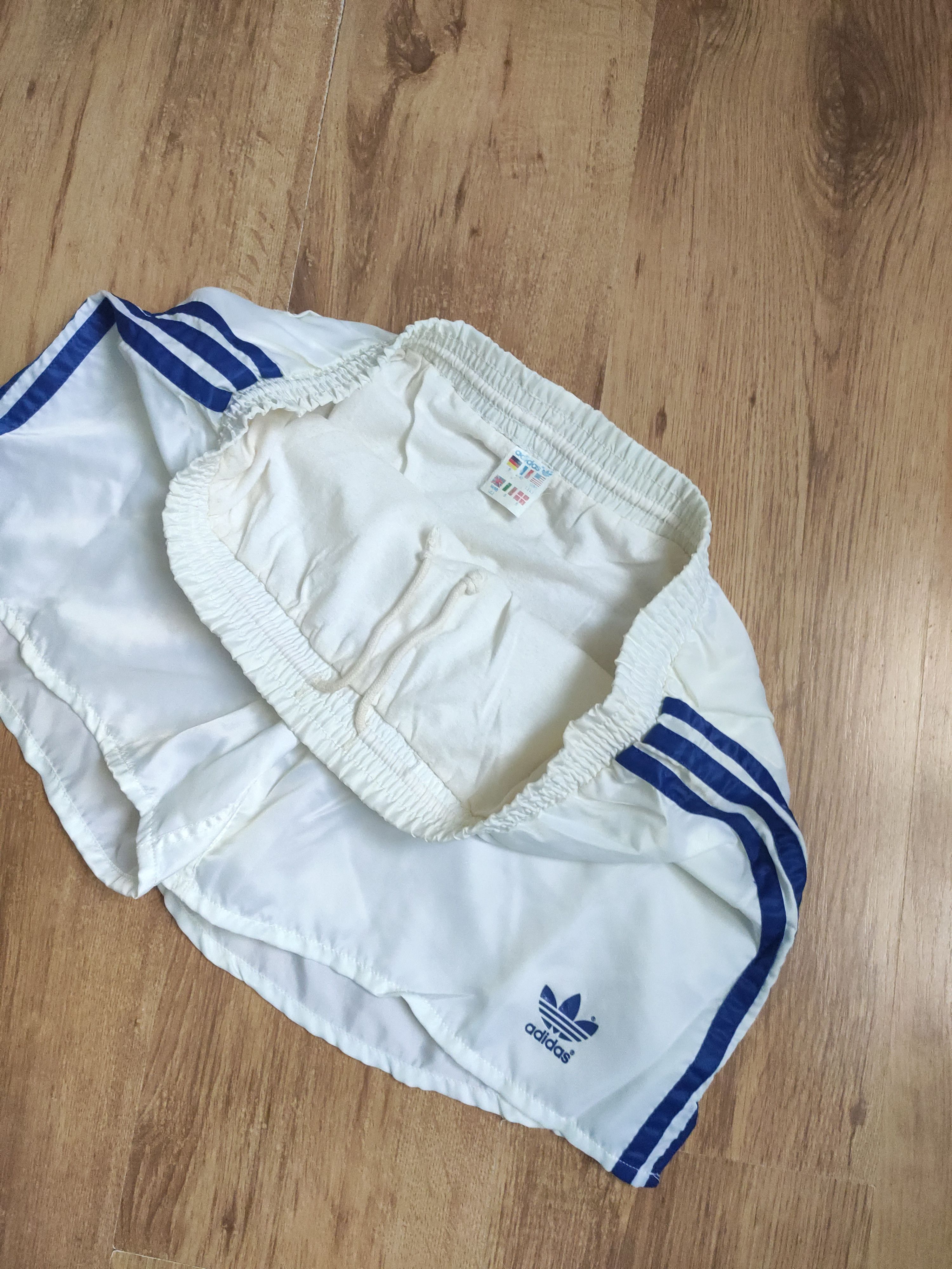 Adidas × Vintage Men's Vintage 80s Adidas Nylon Football Shorts Size 5 Medium Size US 34 / EU 50 - 7 Thumbnail