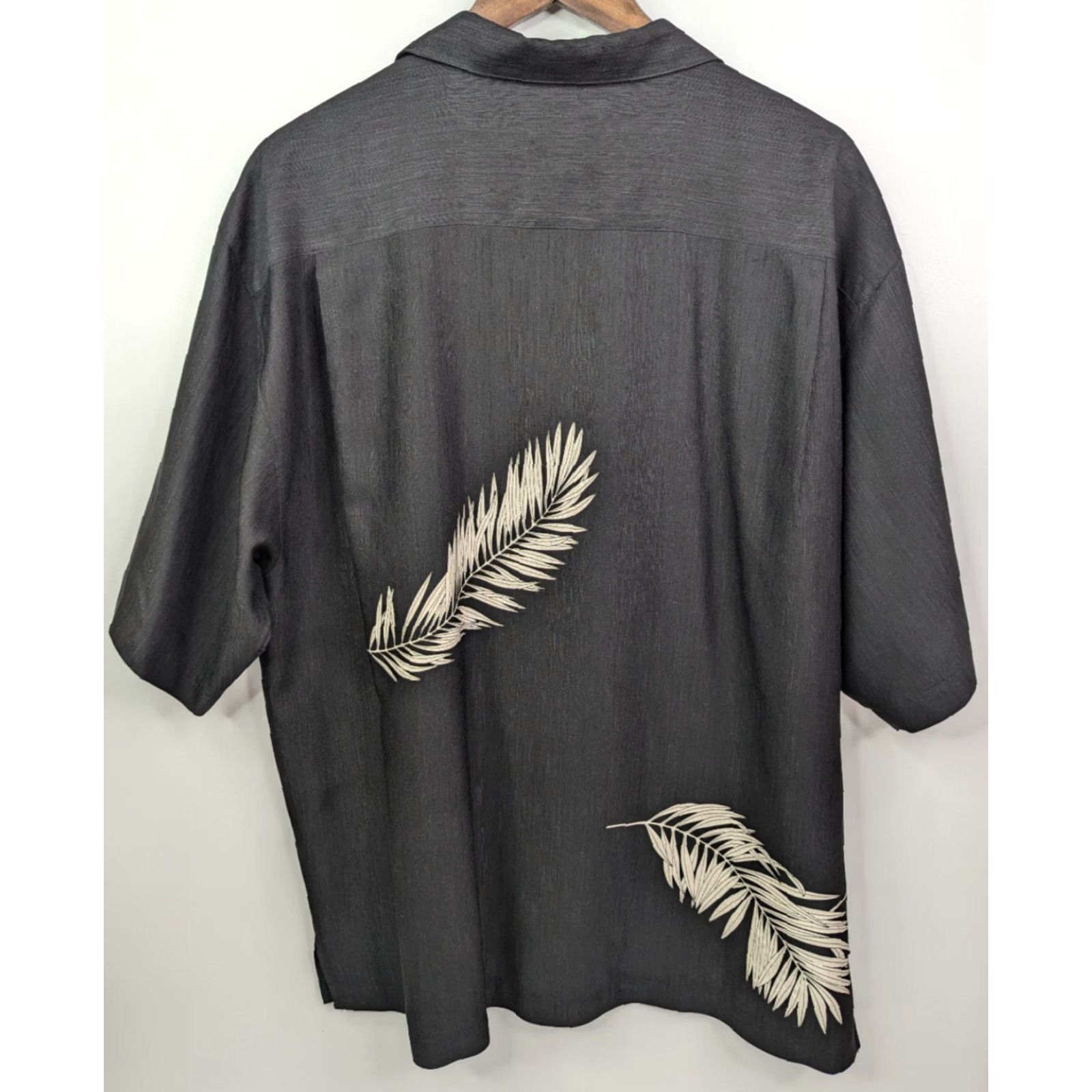 Tommy Bahama Tommy Bahama Camp Silk Shirt L Black Palm AOP Hawaiian Short Sleeve Collared Button-Up Size US L / EU 52-54 / 3 - 2 Thumbnail