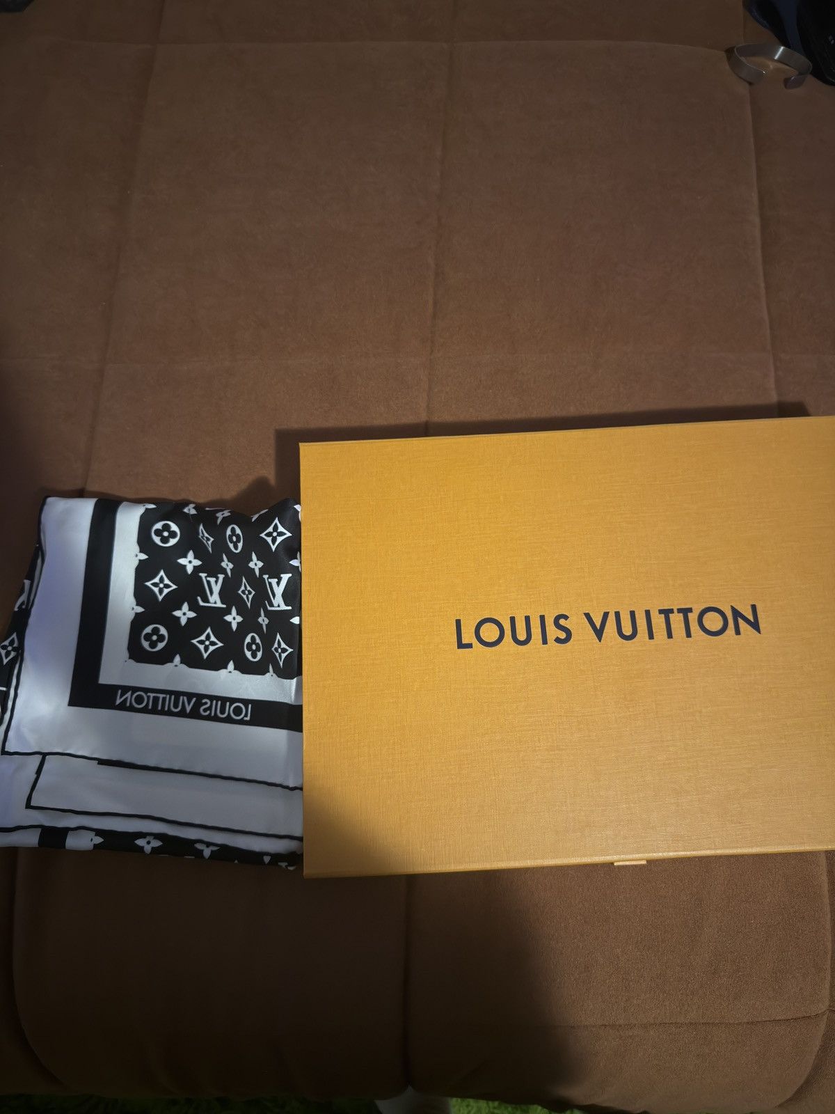 Louis Vuitton Louis Vuitton Bandana Size ONE SIZE - 2 Thumbnail