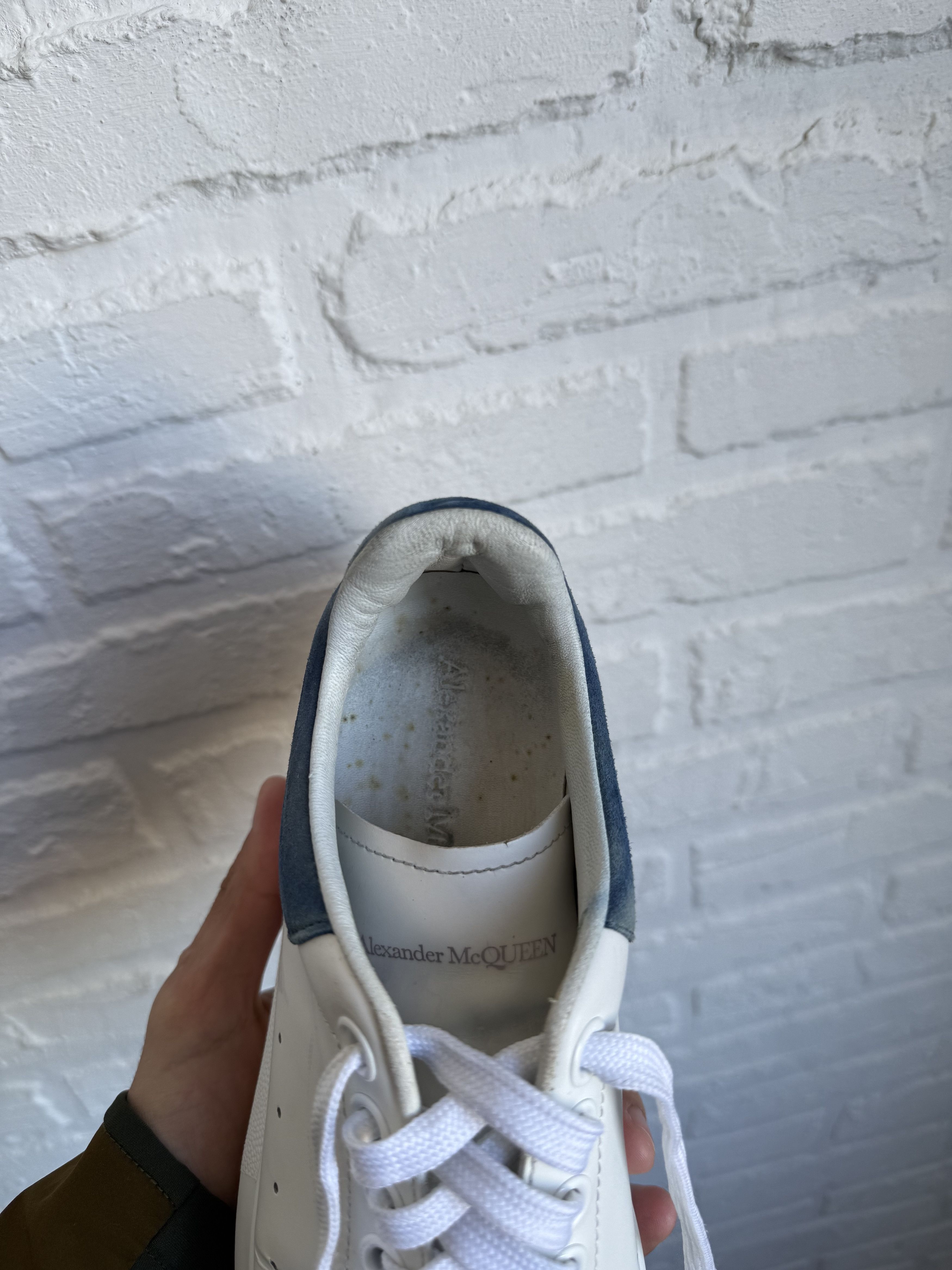Alexander McQueen Alexander McQueen oversized sneakers white navy Size US 7 / IT 37 - 6 Thumbnail