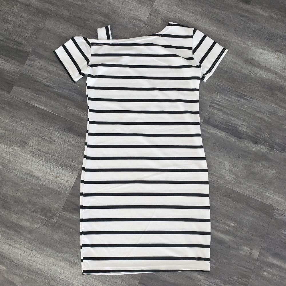 Designer White Black Striped Shoulder Strapped Mini Size S / US 4 / IT 40 - 2 Thumbnail