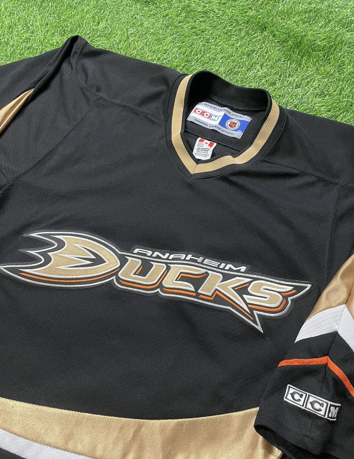 NHL × Vintage CCM NHL Anaheim Ducks Jersey Size Small Size US S / EU 44-46 / 1 - 3 Thumbnail