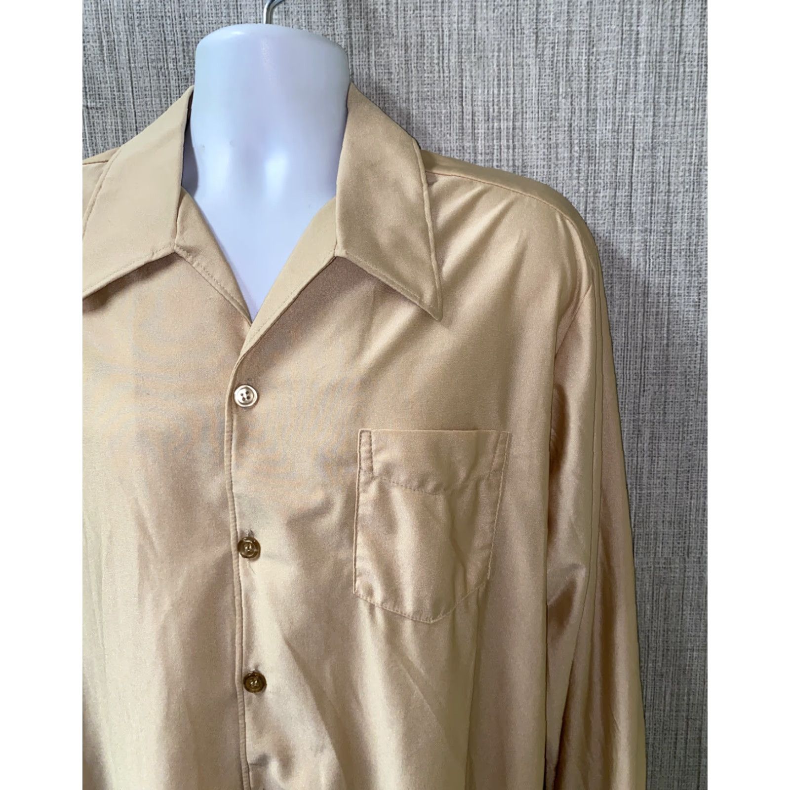 Vintage VINTAGE Unbranded Shirt Men XLT Tall Beige Nylon Button-Up Long Sleeve Casual 1980s 1990s Mens Big & Tall Size US XL / EU 56 / 4 - 2 Thumbnail