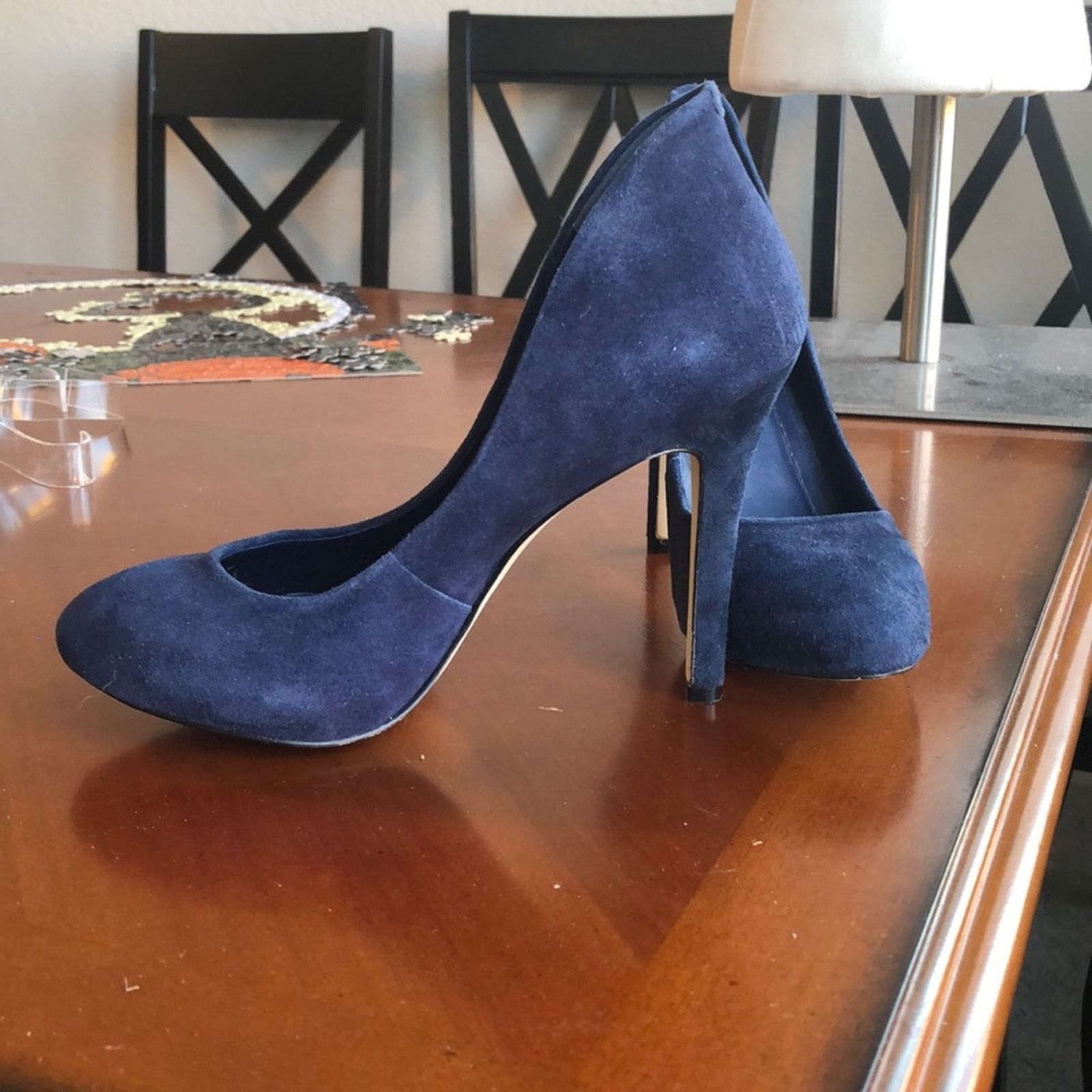 Bcbgmaxazria BCBGENERATION heels, suede blue classic chic timeless sz 7 Size US 7 / IT 37 - 4 Thumbnail